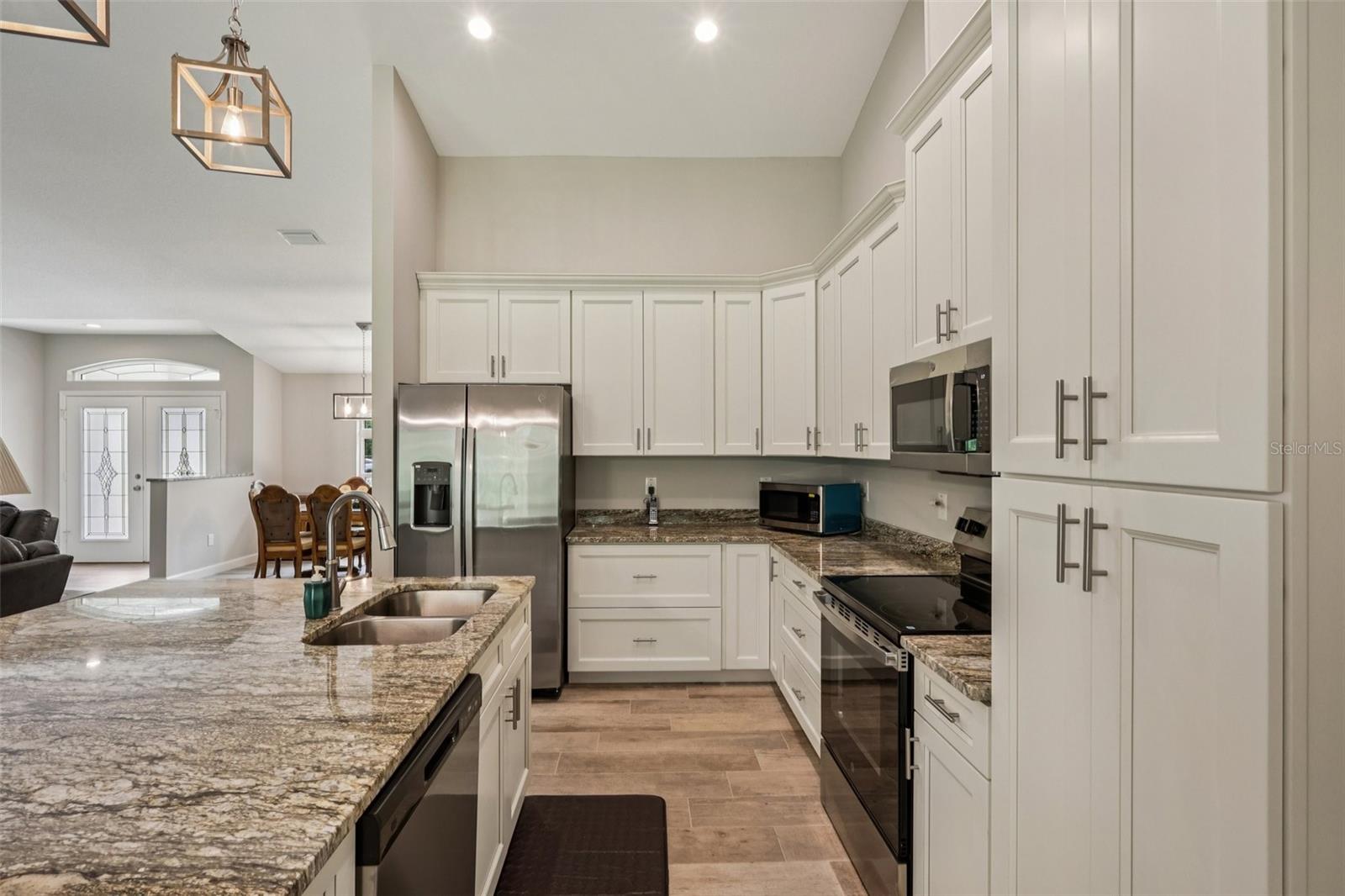 Image 13 of 34 For 399 W Massachusetts St