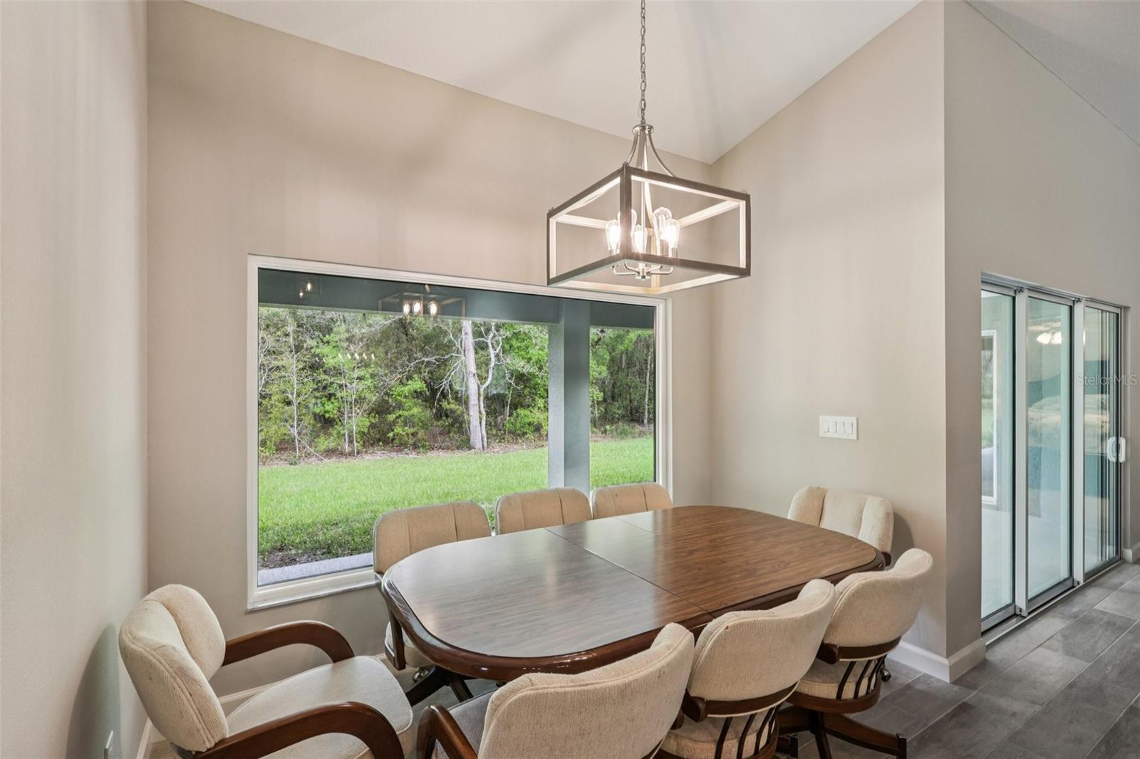 Image 14 of 34 For 399 W Massachusetts St