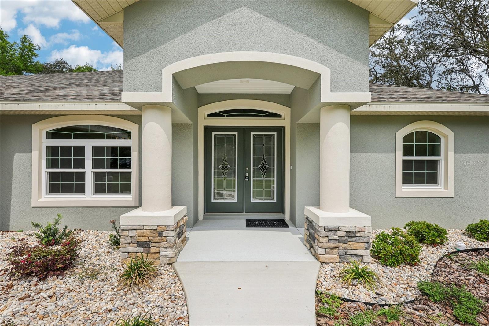 Image 2 of 34 For 399 W Massachusetts St