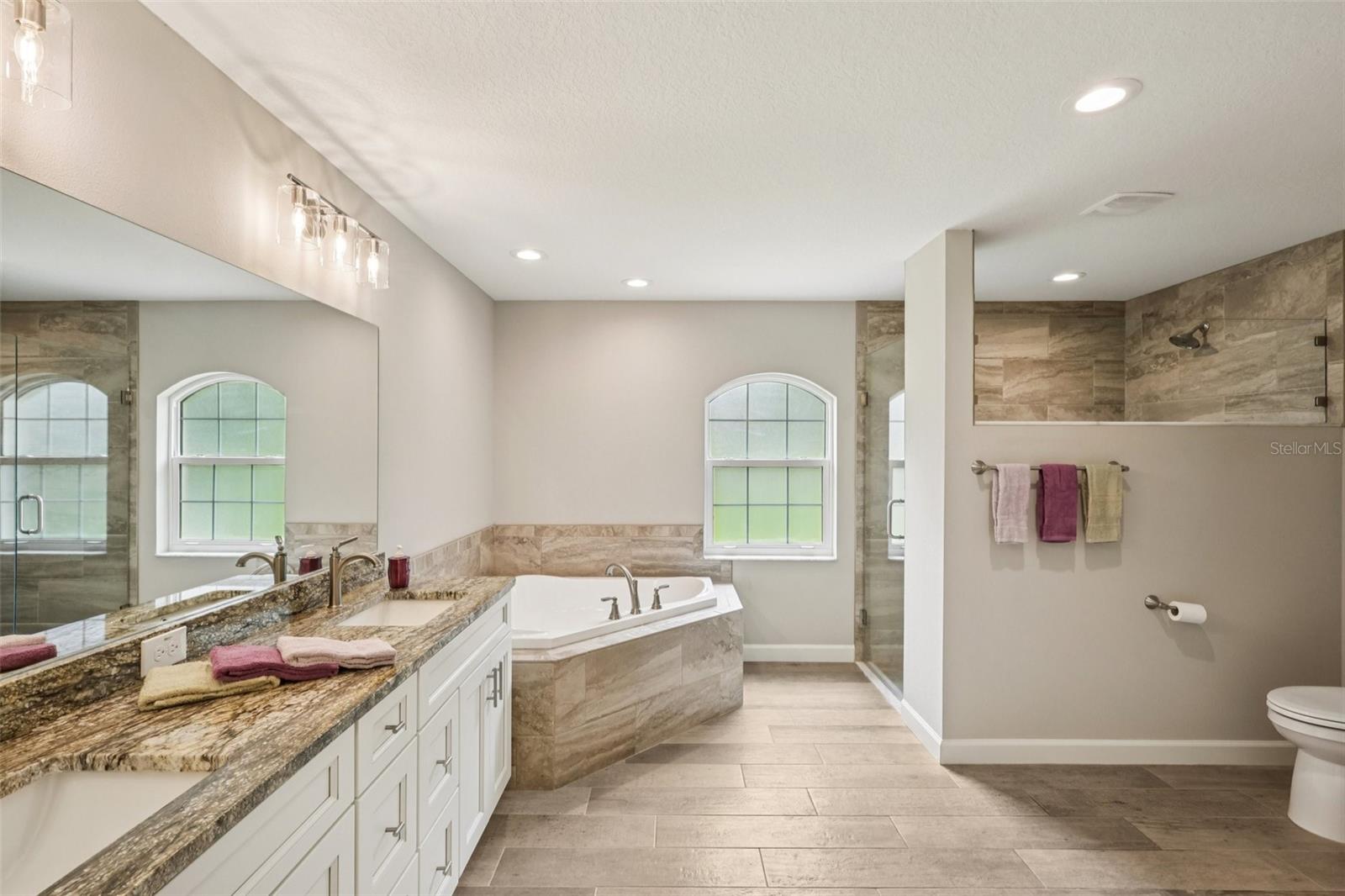 Image 20 of 34 For 399 W Massachusetts St