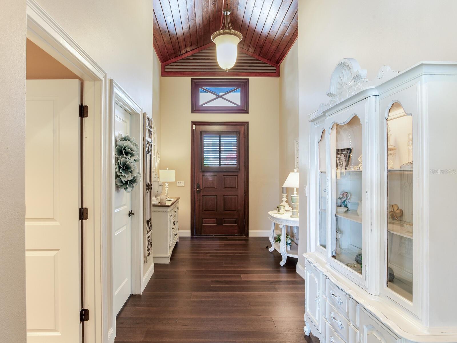 Listing photo id 9 for 31 Pine Circle