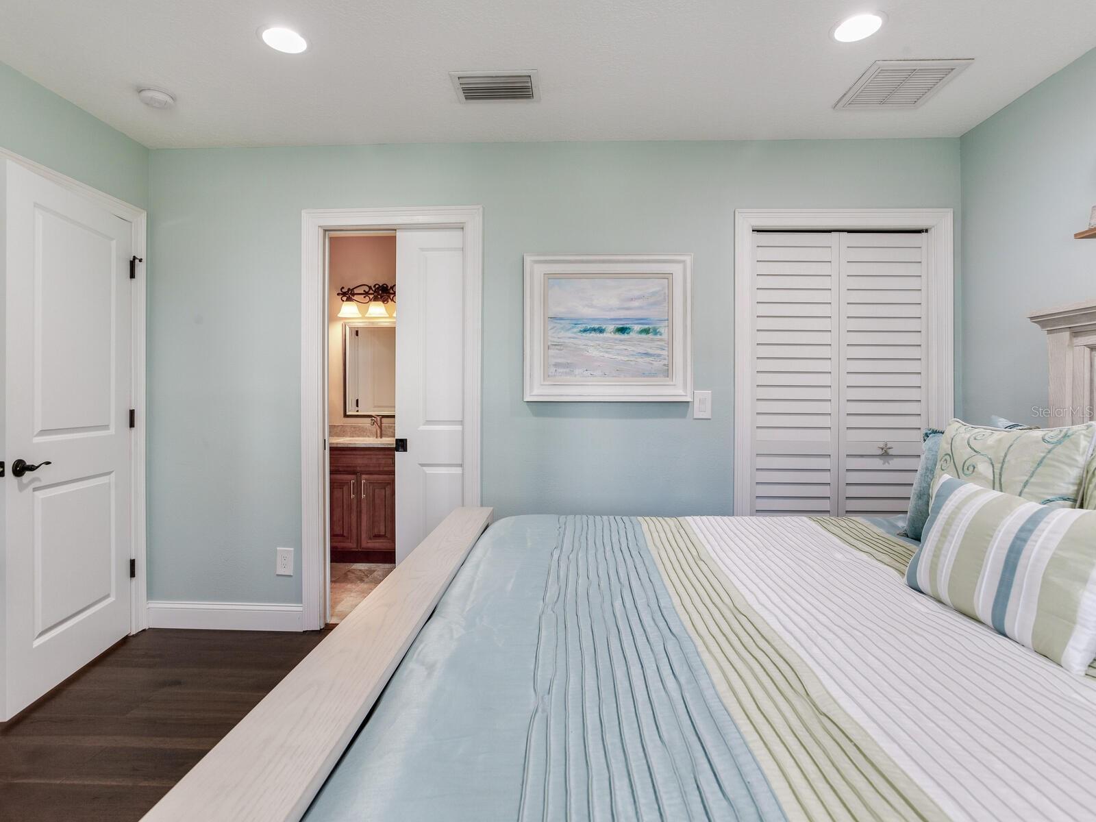 Listing photo id 12 for 31 Pine Circle