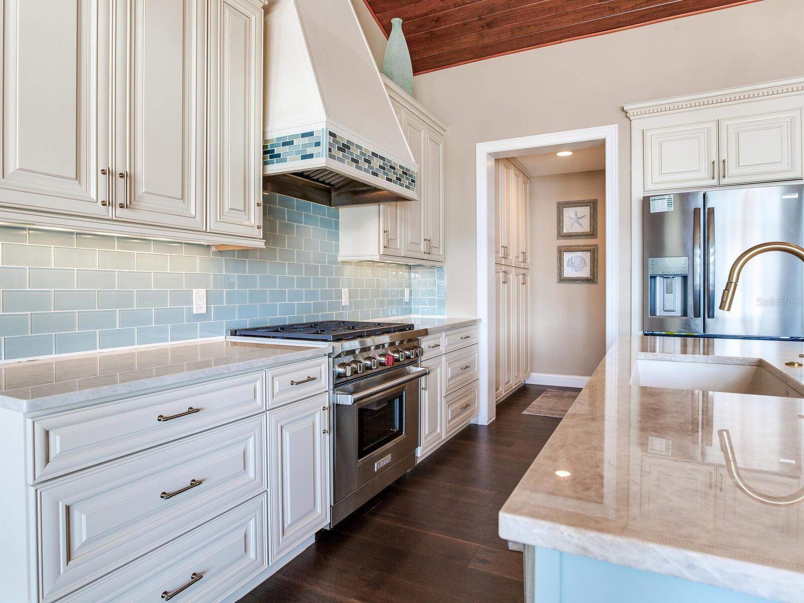 Listing photo id 31 for 31 Pine Circle