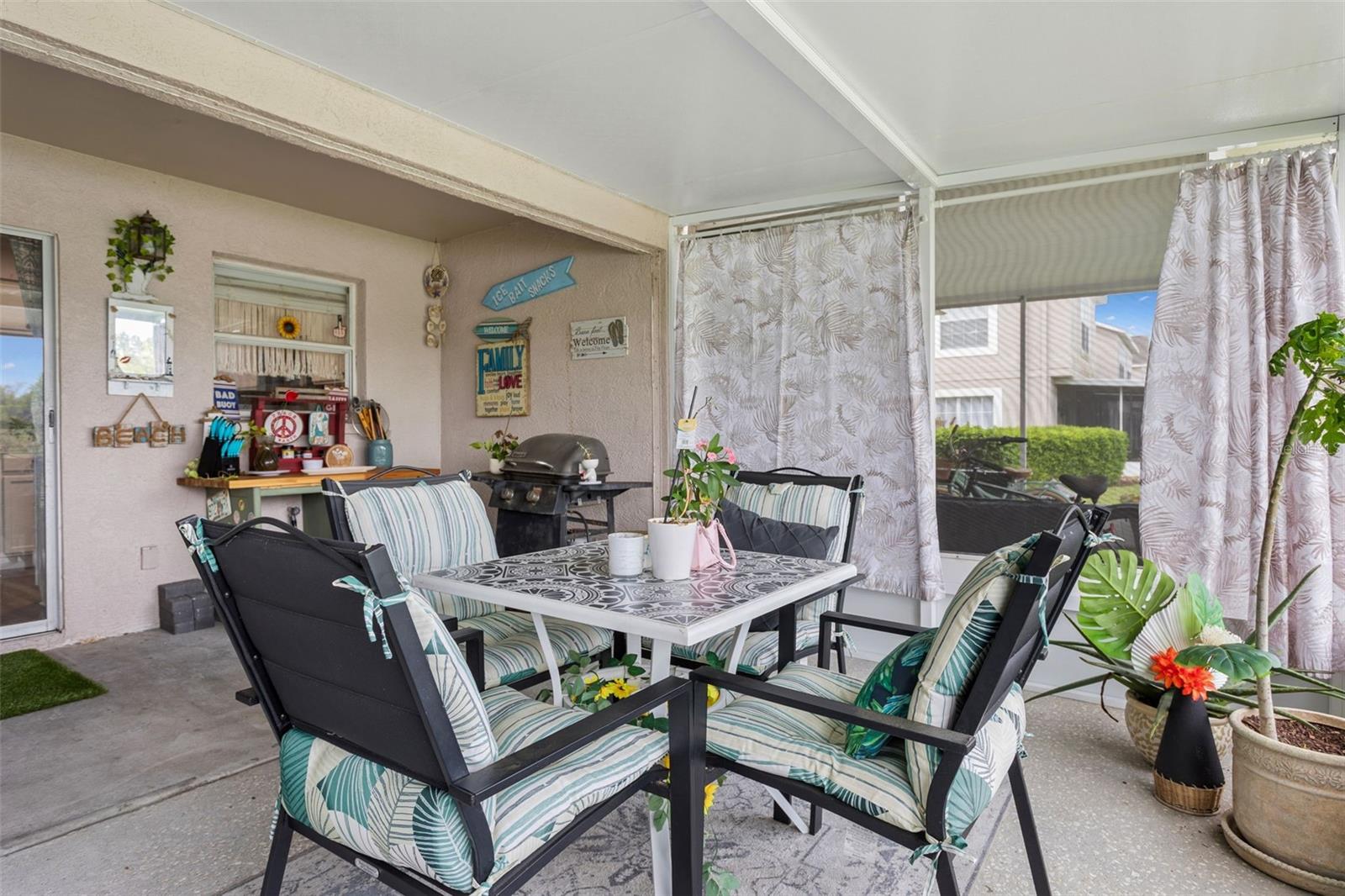 Image 23 of 31 For 425 Kensington Lake Circle