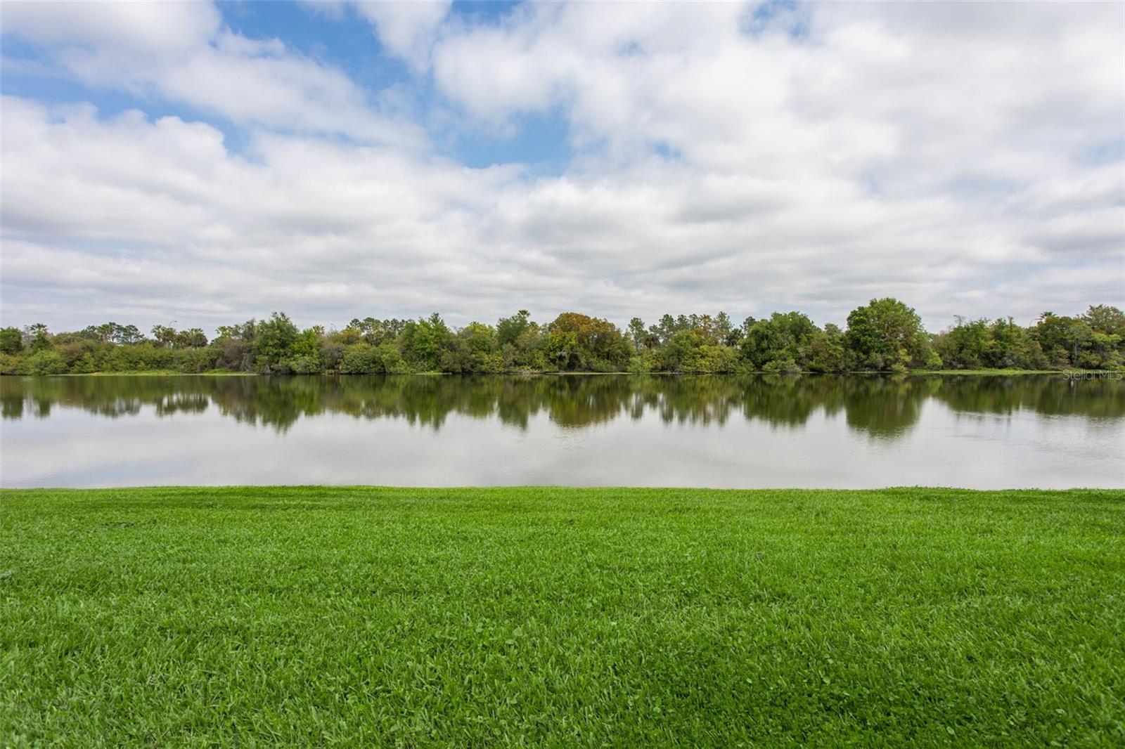 Image 24 of 31 For 425 Kensington Lake Circle