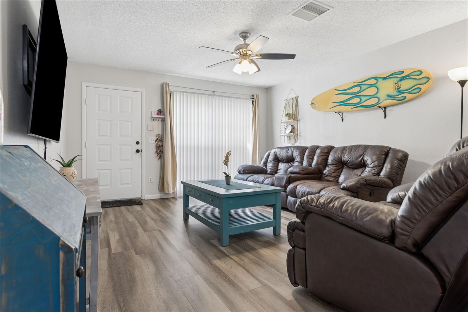 Image 4 of 31 For 425 Kensington Lake Circle