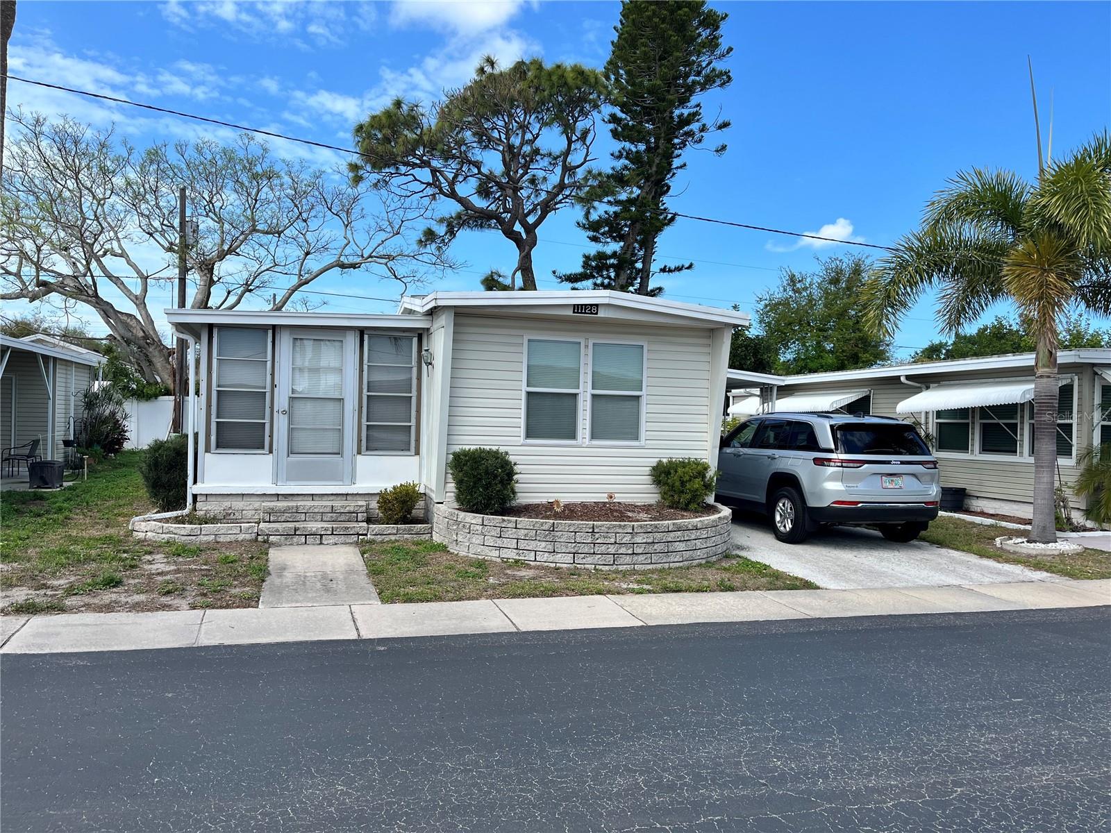 Details for 11128 102nd Way 225, LARGO, FL 33773