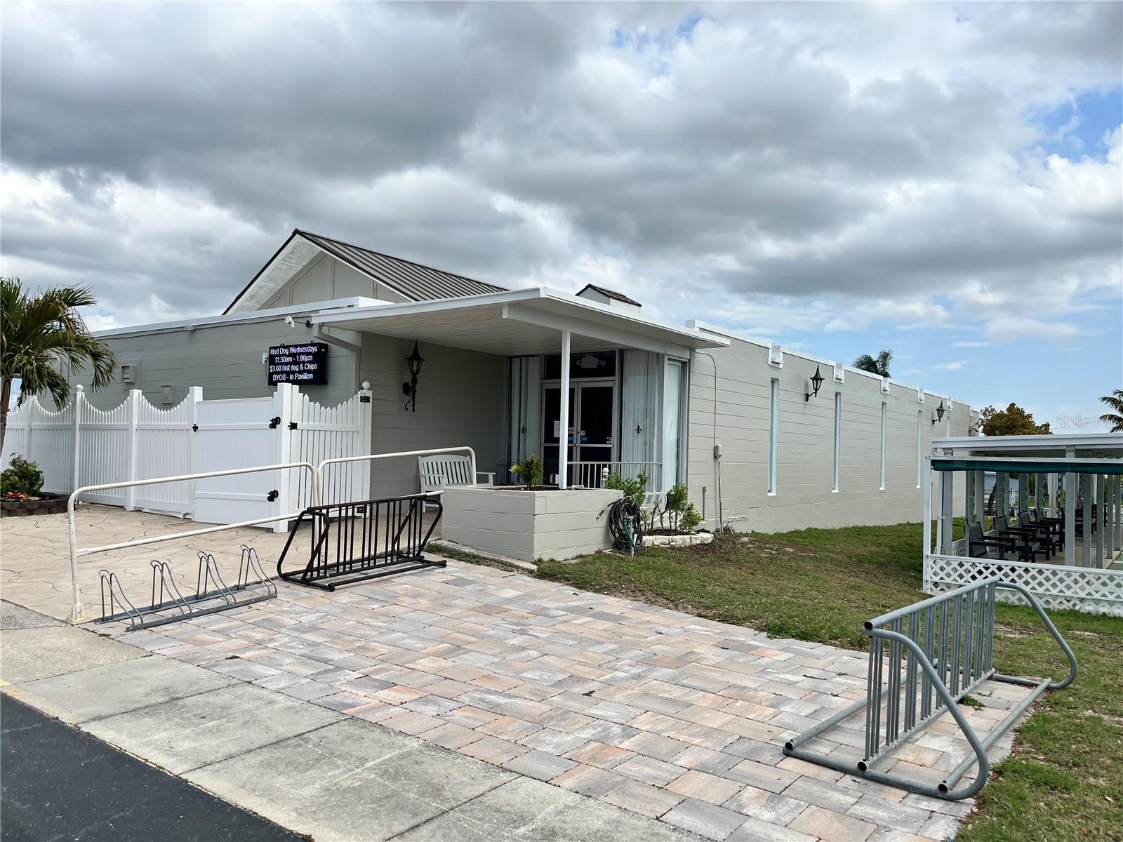 Listing photo id 9 for 11128 102nd Way 225