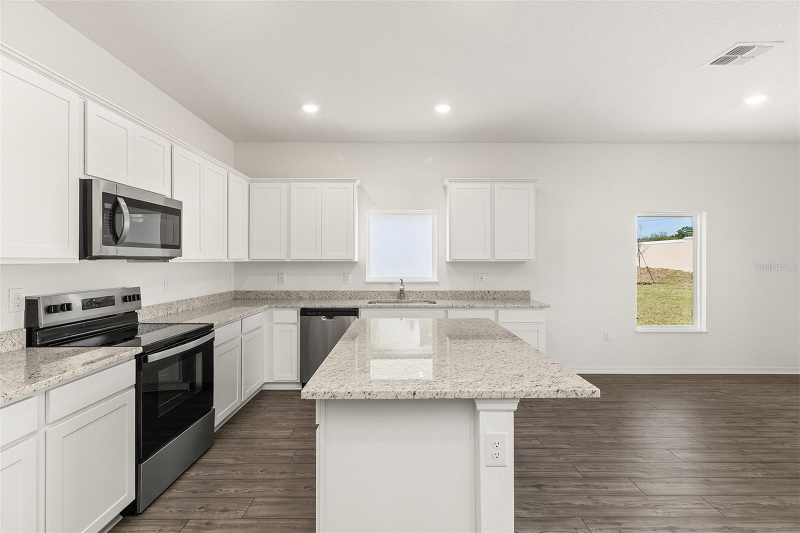 Image 10 of 19 For 1629 Nantucket Way