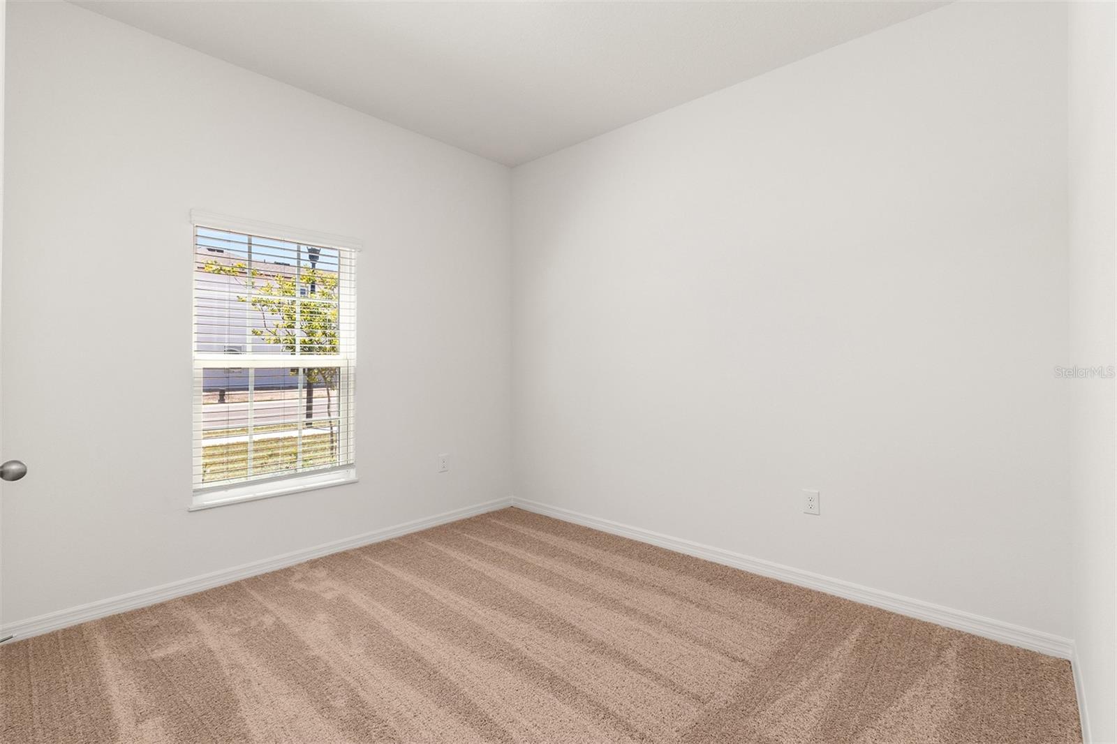 Image 16 of 19 For 1629 Nantucket Way