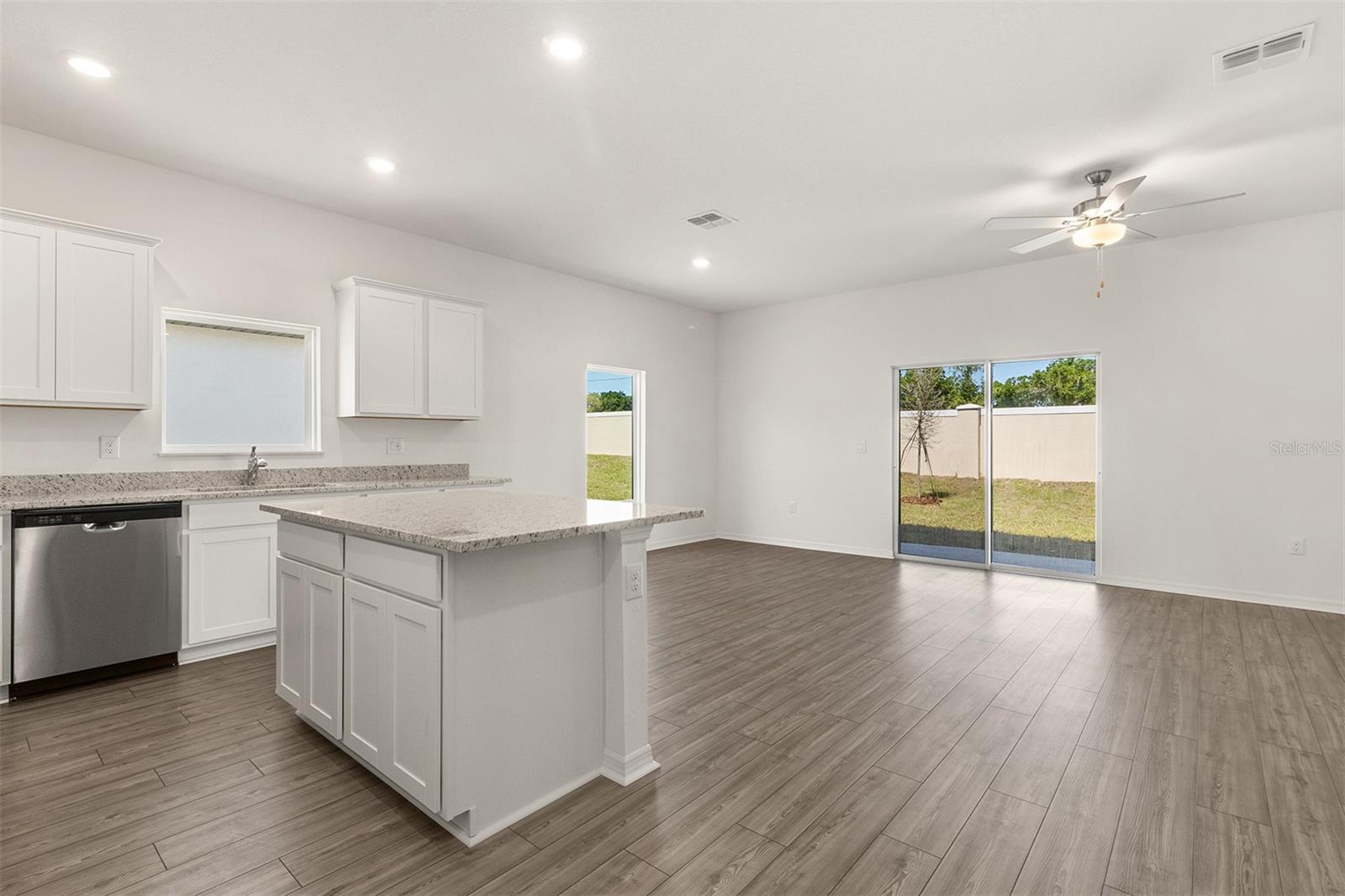 Image 3 of 19 For 1629 Nantucket Way