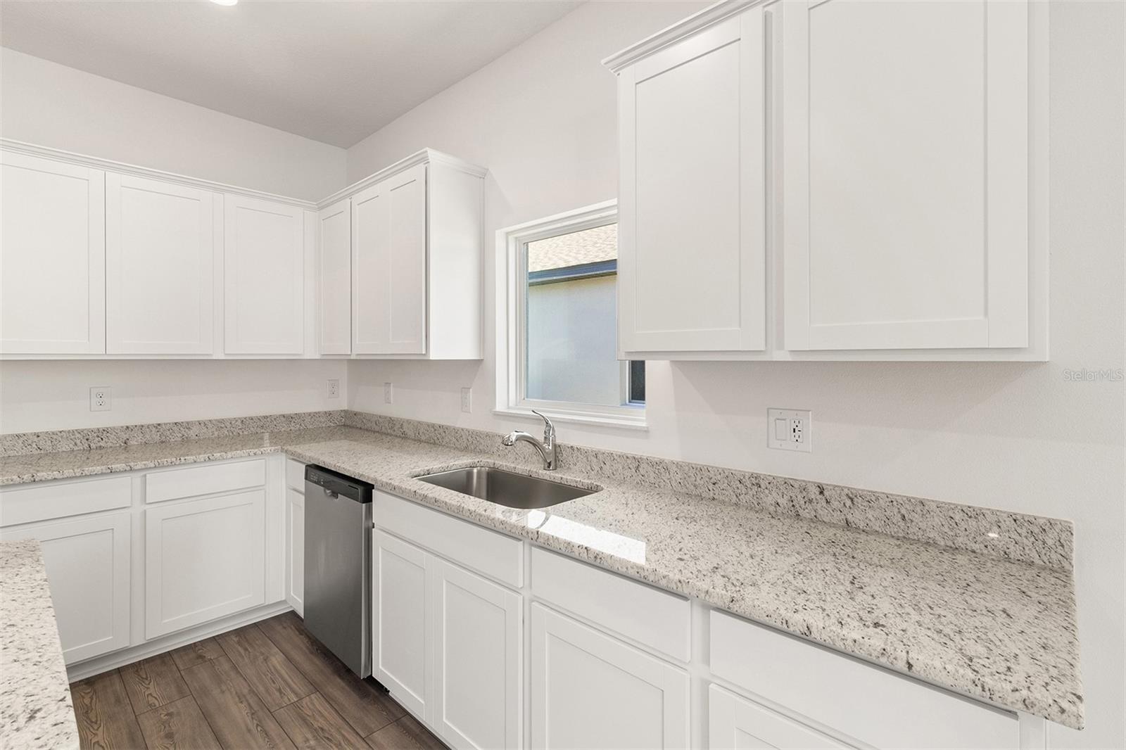 Image 7 of 19 For 1629 Nantucket Way