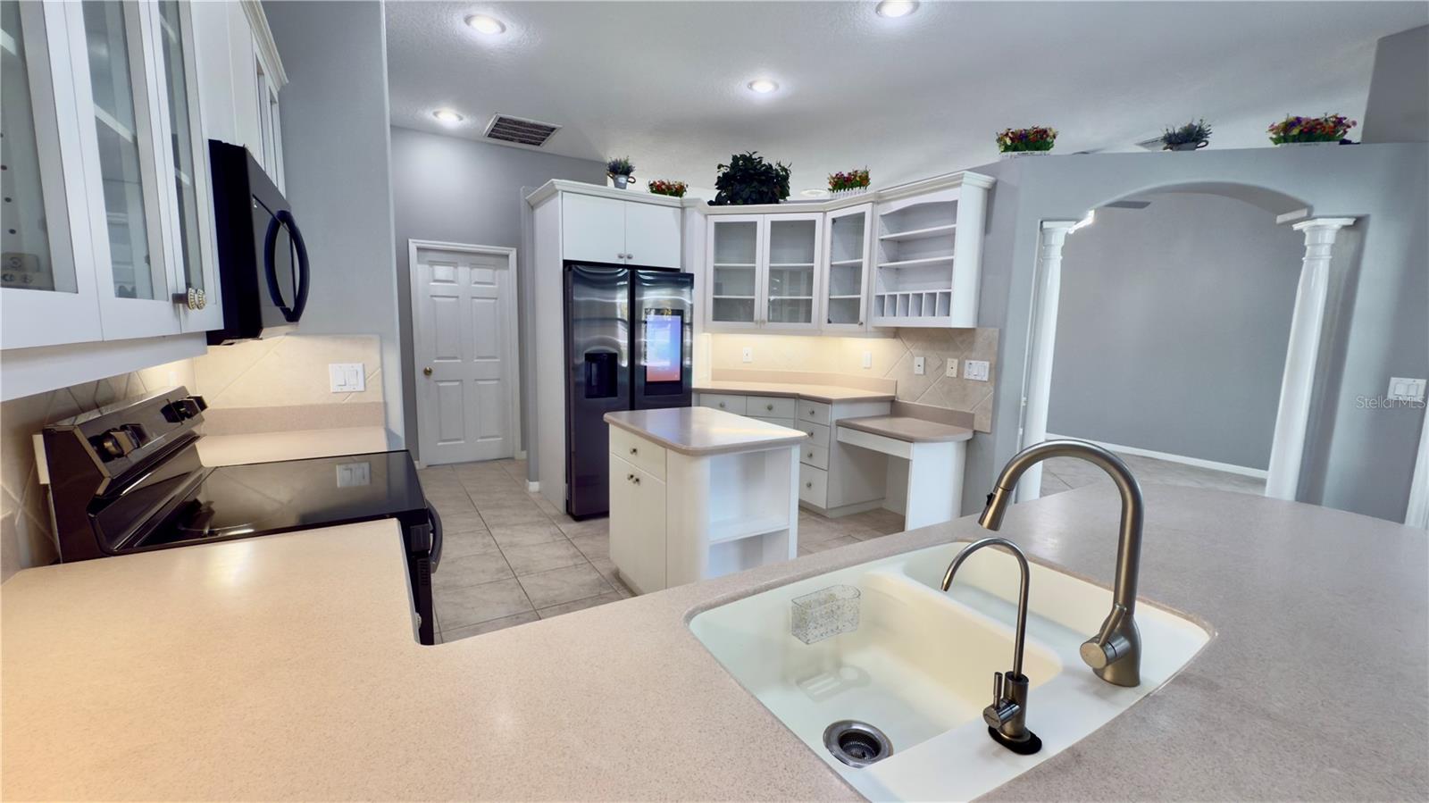 Image 12 of 61 For 2049 Larissa Court