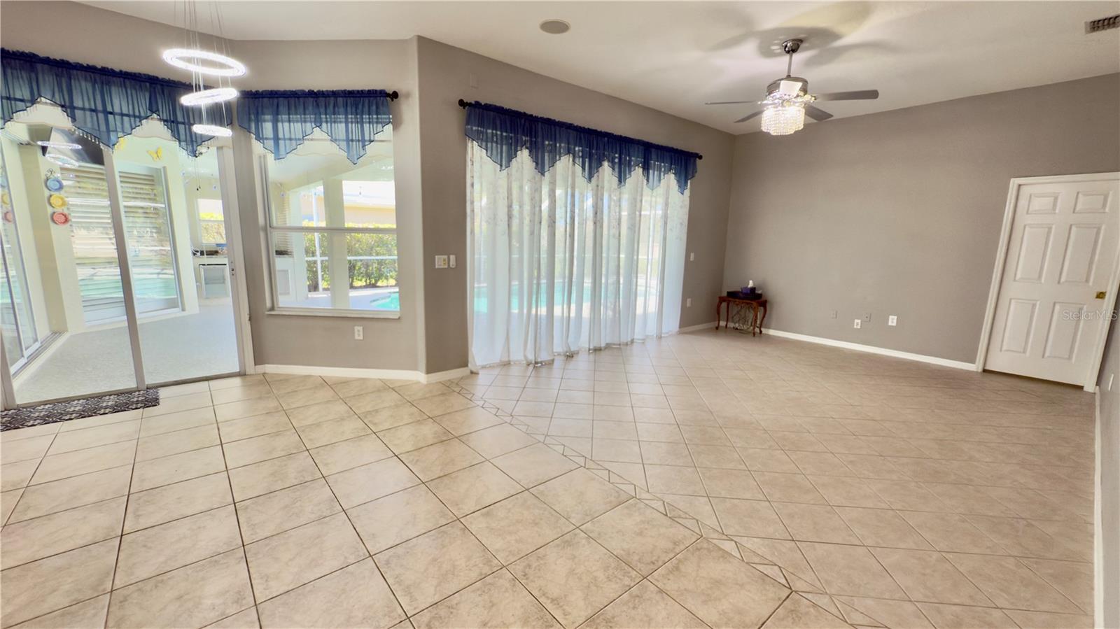 Image 15 of 61 For 2049 Larissa Court