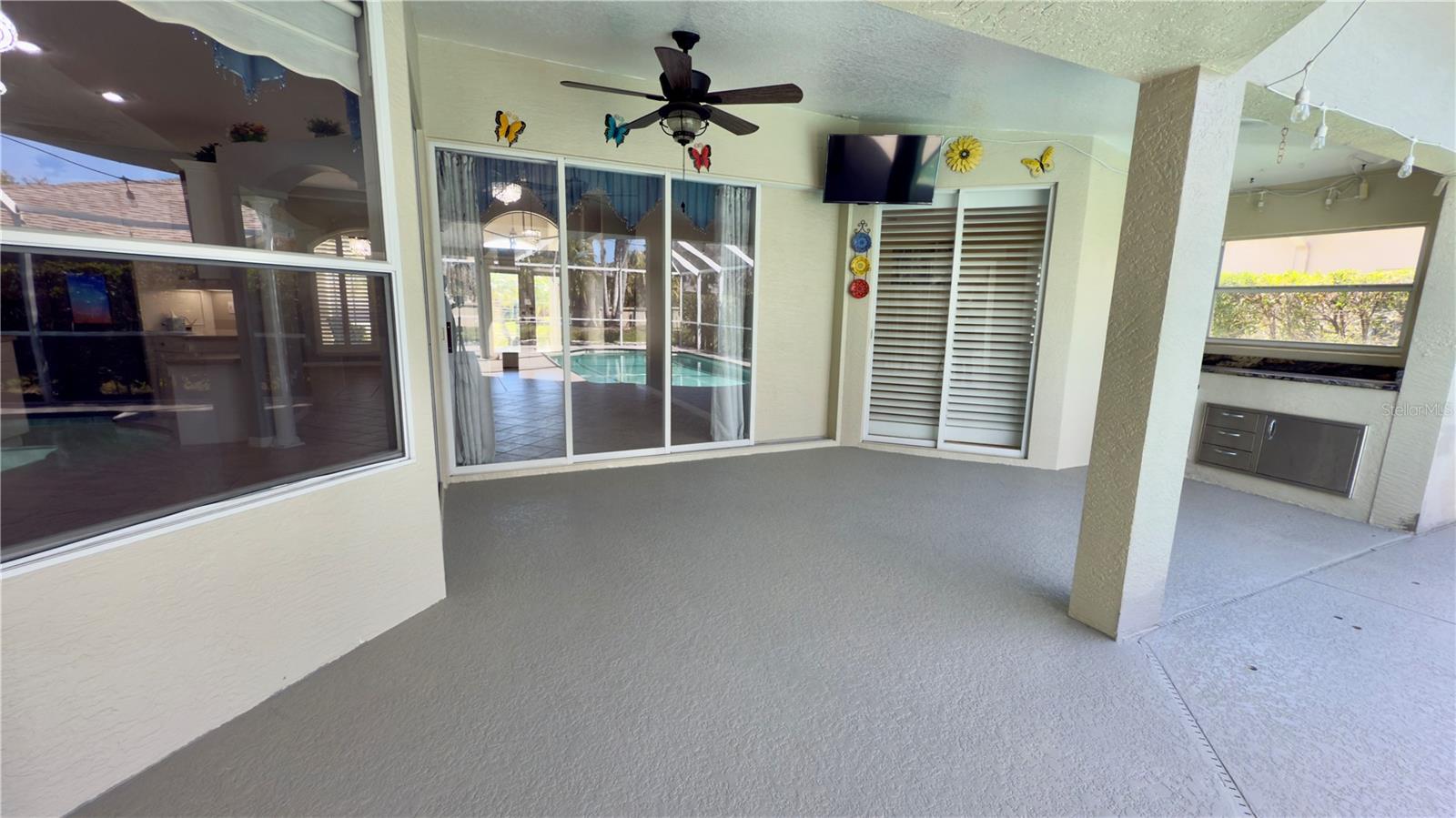 Image 38 of 61 For 2049 Larissa Court