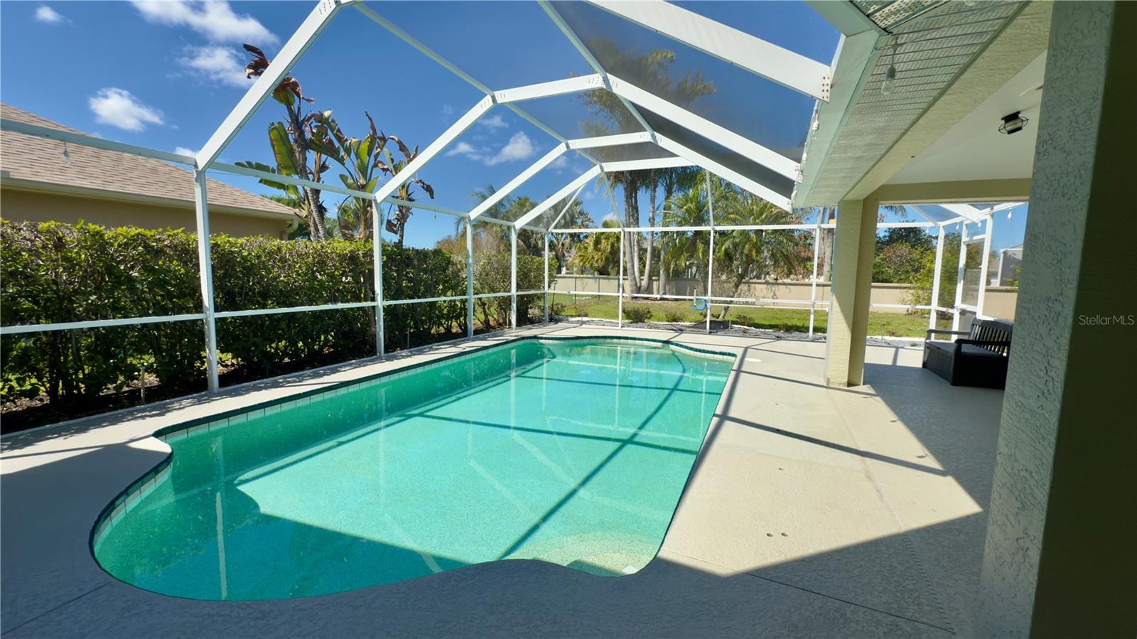 Image 40 of 61 For 2049 Larissa Court