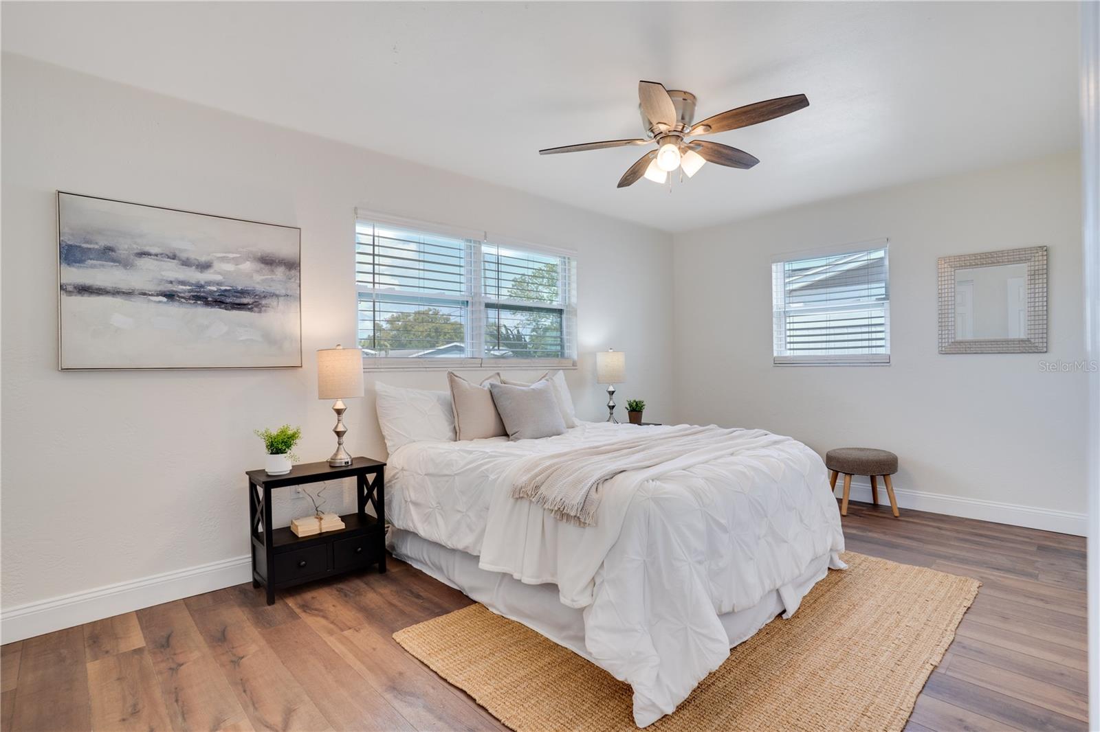 Image 17 of 36 For 11932 85th Terrace