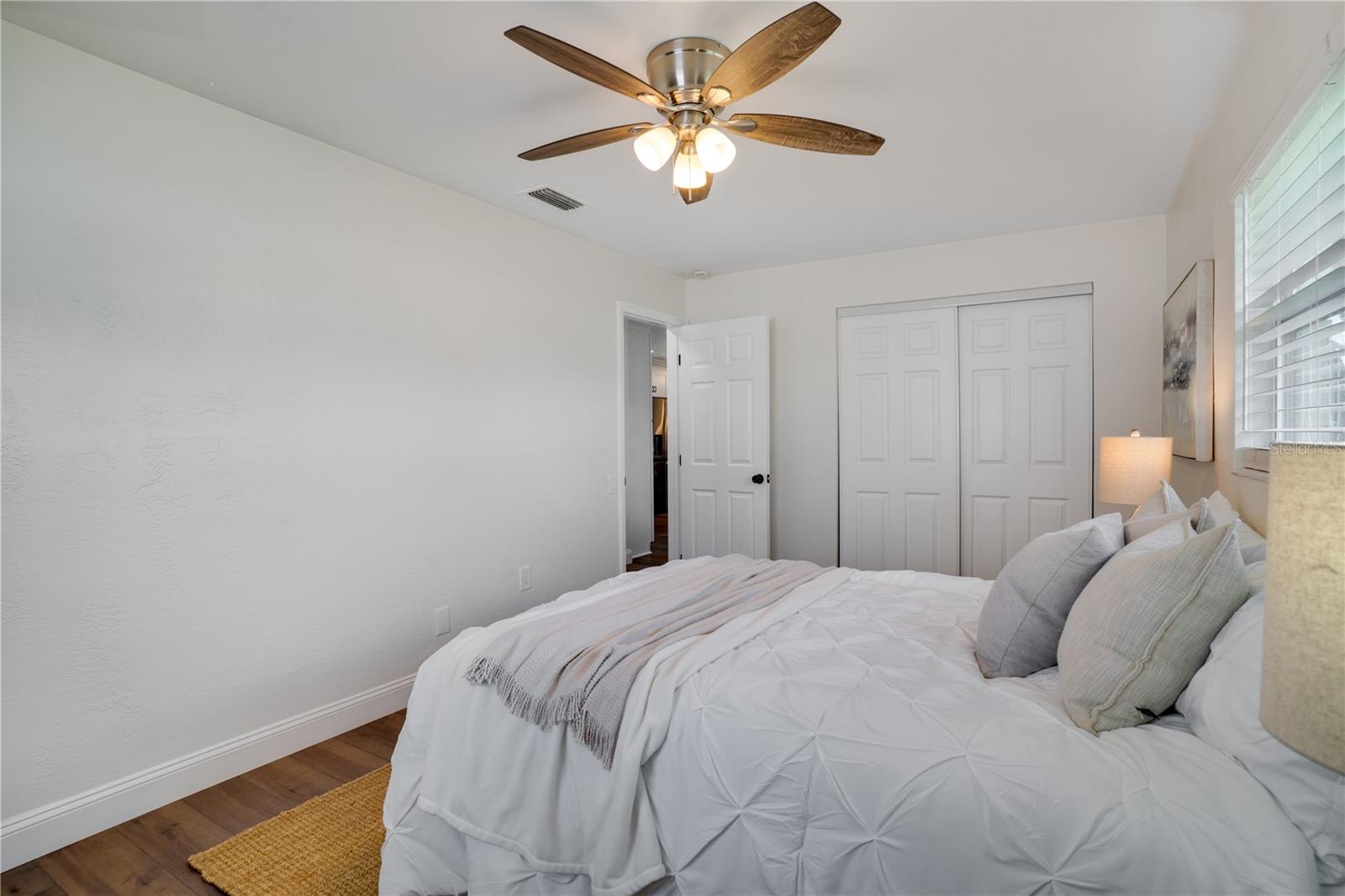 Image 18 of 36 For 11932 85th Terrace