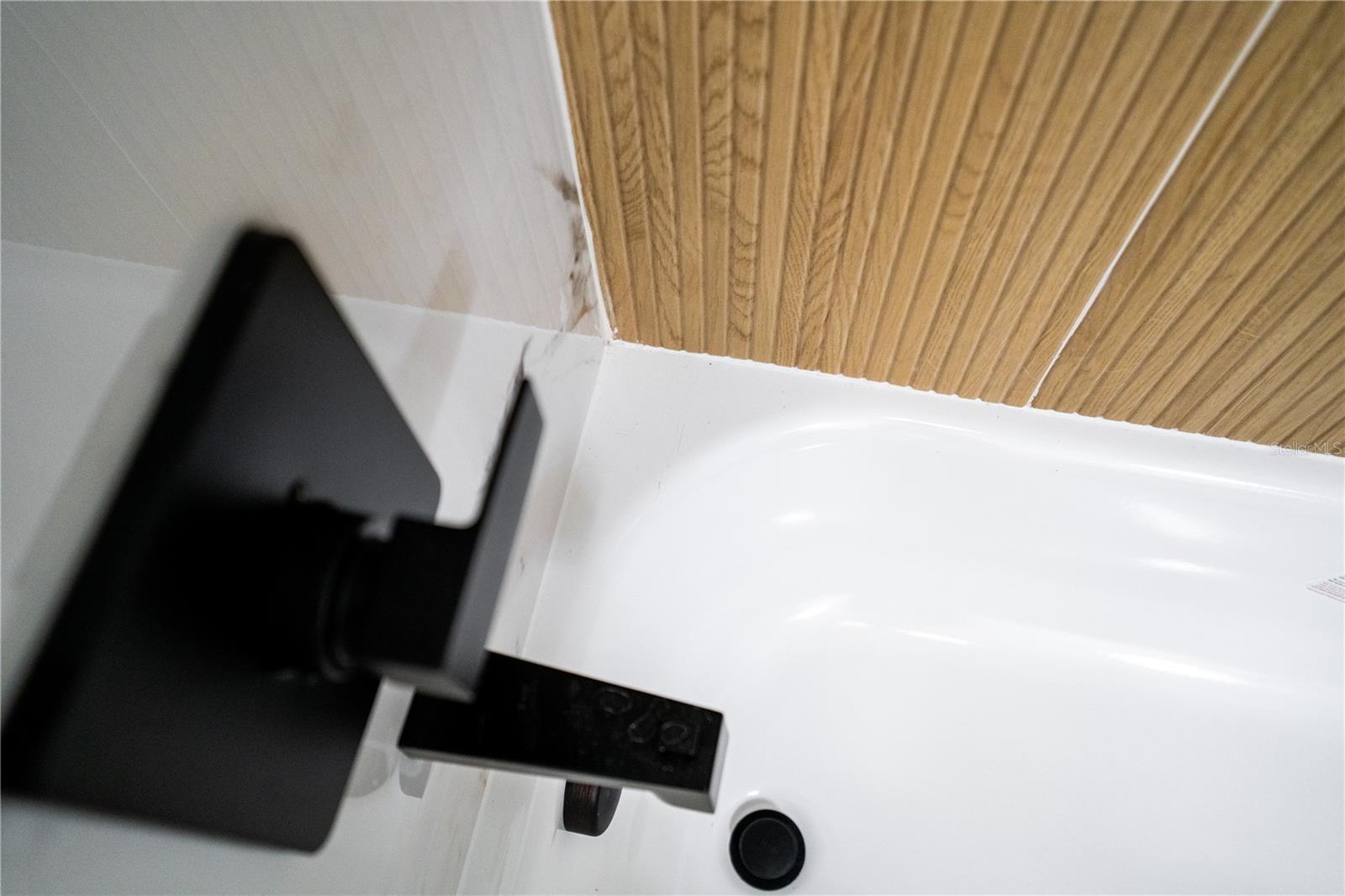 Image 23 of 36 For 11932 85th Terrace