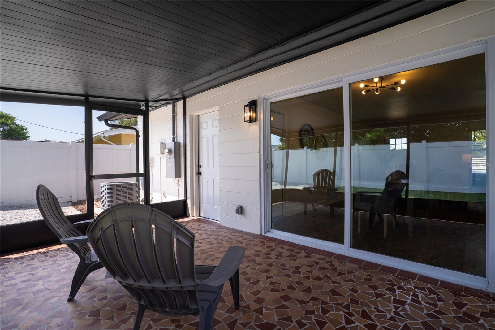 Image 27 of 36 For 11932 85th Terrace