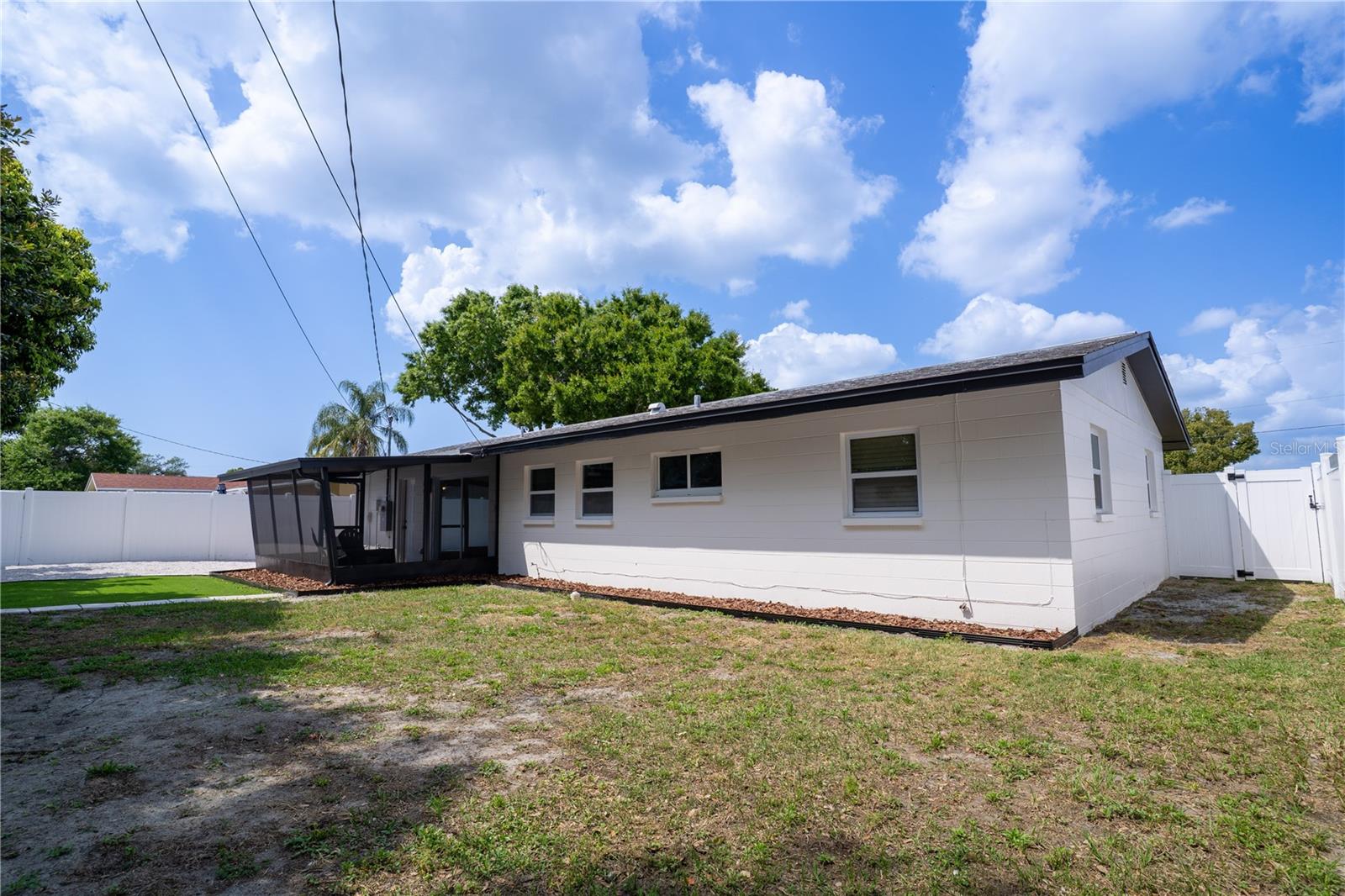 Image 29 of 36 For 11932 85th Terrace