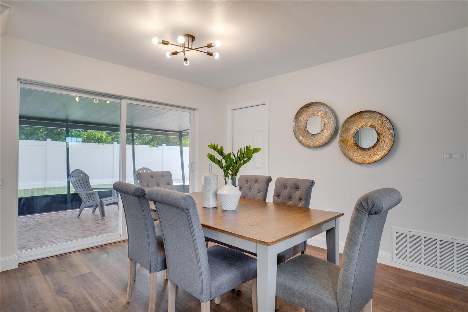 Image 9 of 36 For 11932 85th Terrace