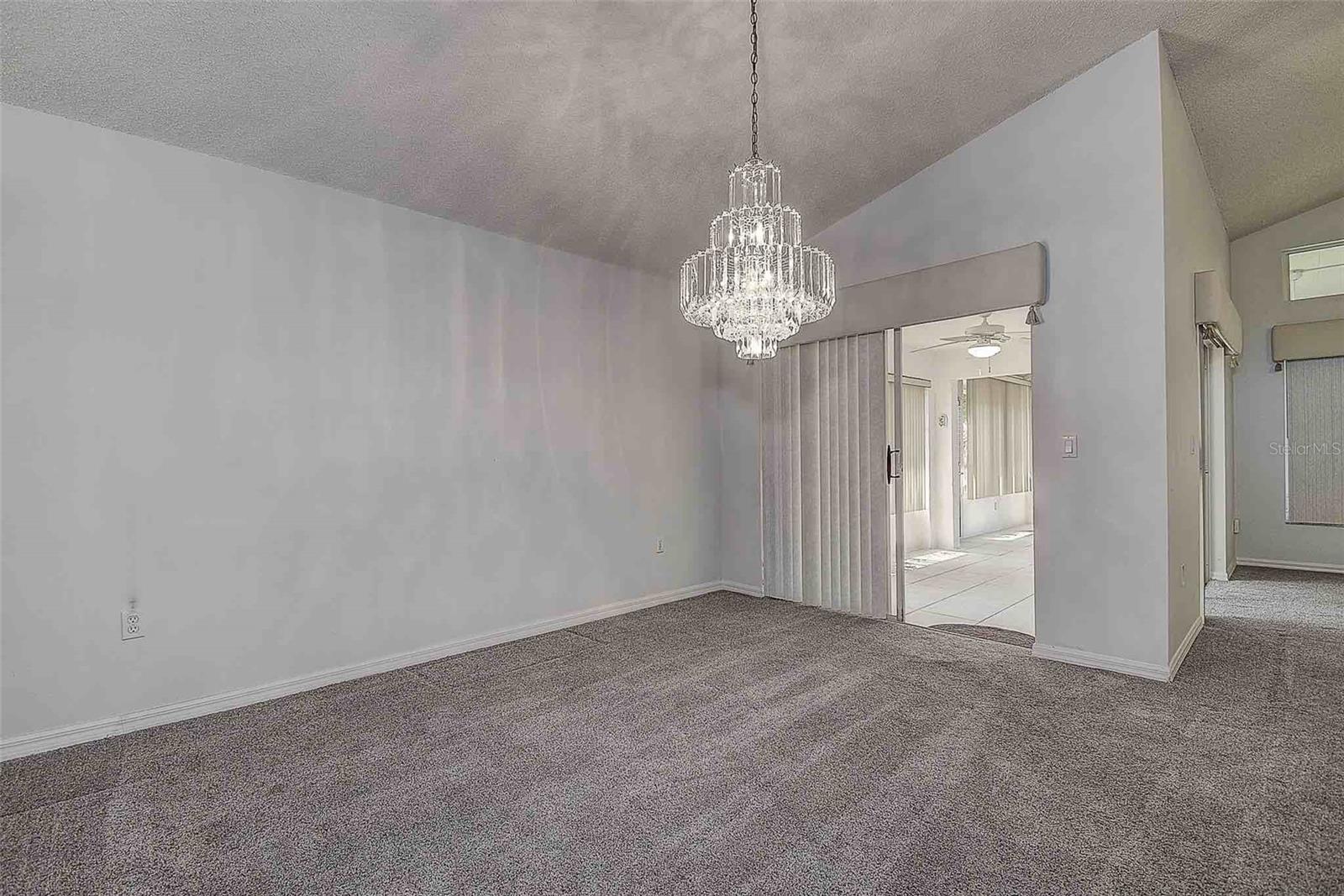 Image 12 of 40 For 1020 Trafalgar Drive