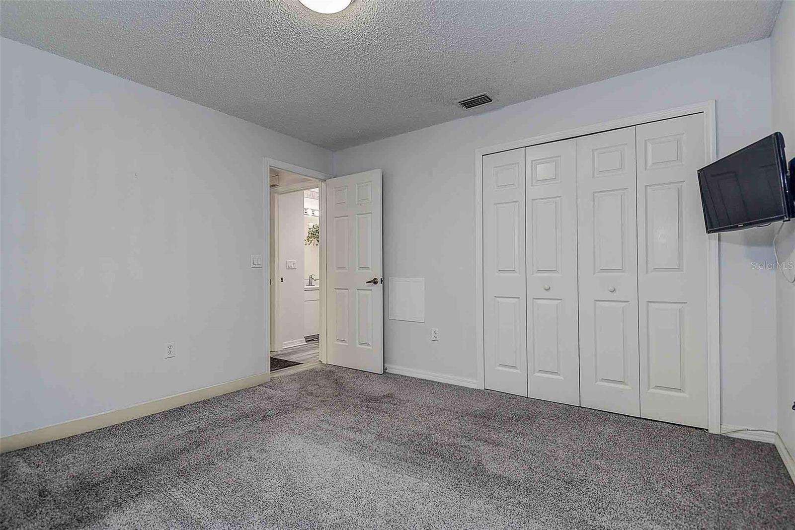 Image 19 of 40 For 1020 Trafalgar Drive