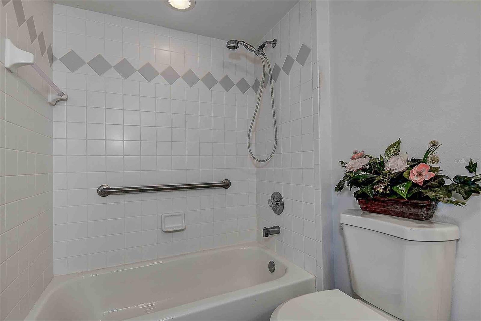 Image 21 of 40 For 1020 Trafalgar Drive