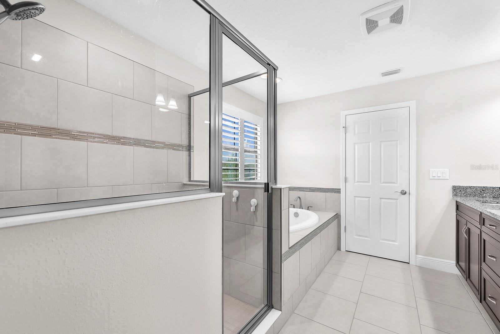 Image 27 of 52 For 14615 Red Castle Avenue