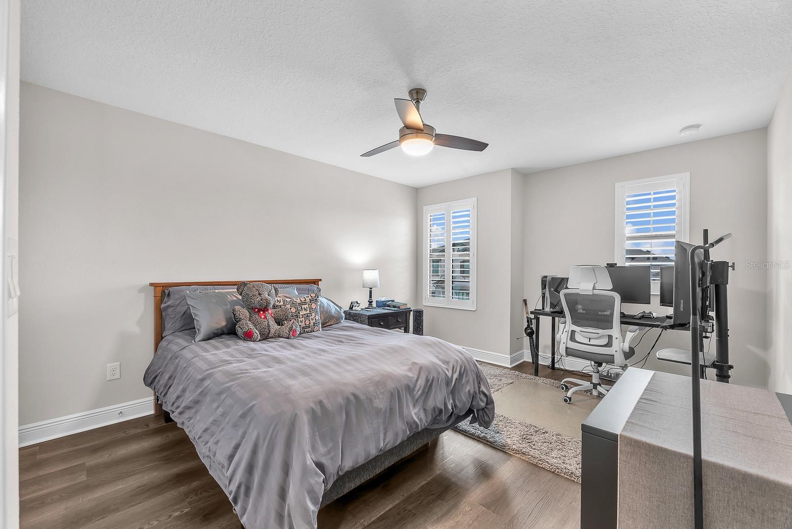 Image 31 of 52 For 14615 Red Castle Avenue