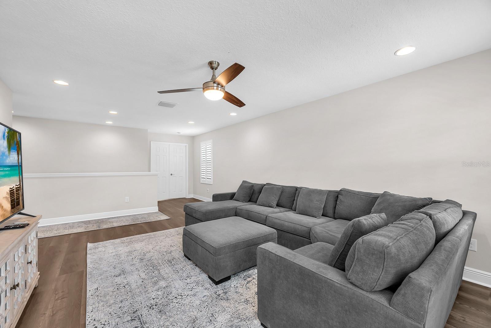 Image 33 of 52 For 14615 Red Castle Avenue