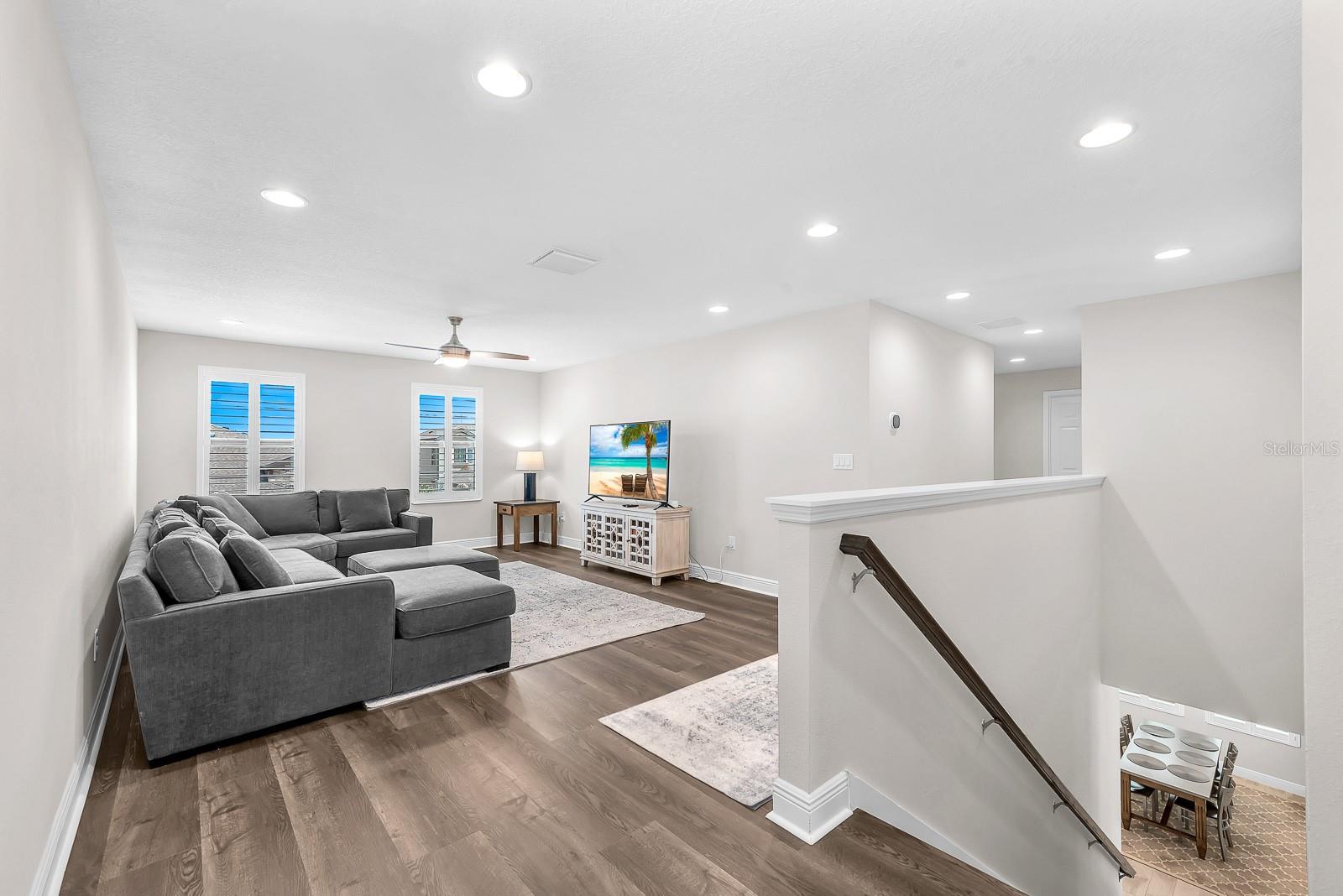 Image 34 of 52 For 14615 Red Castle Avenue