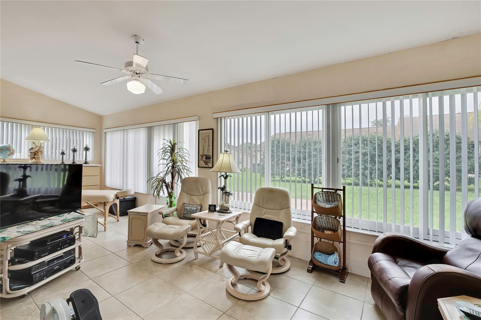 Image 14 of 40 For 2353 Summercrest Lane