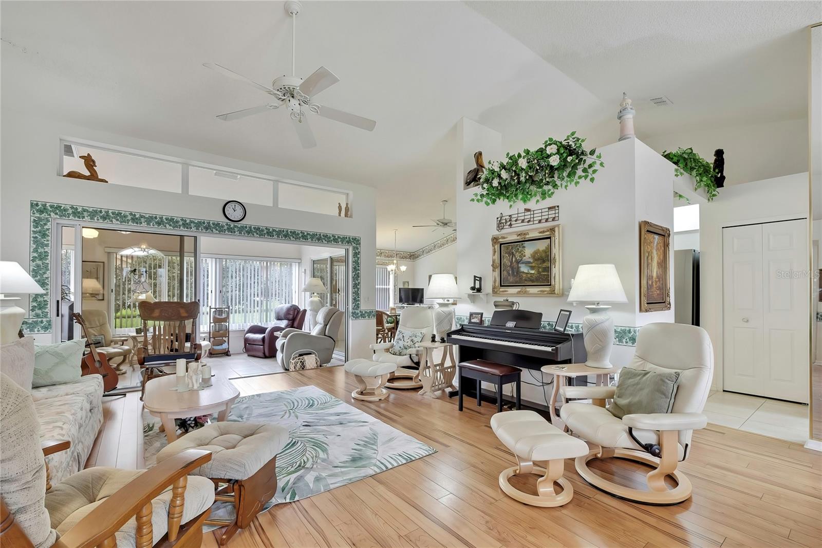 Image 3 of 40 For 2353 Summercrest Lane