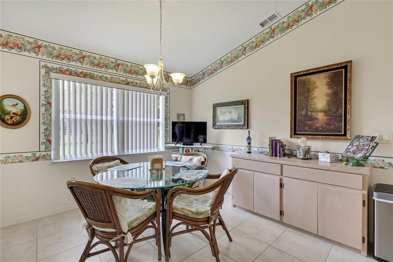 Image 8 of 40 For 2353 Summercrest Lane