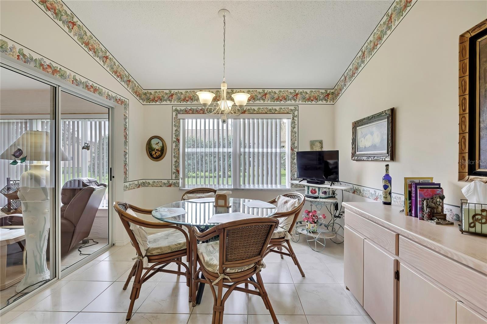 Image 9 of 40 For 2353 Summercrest Lane