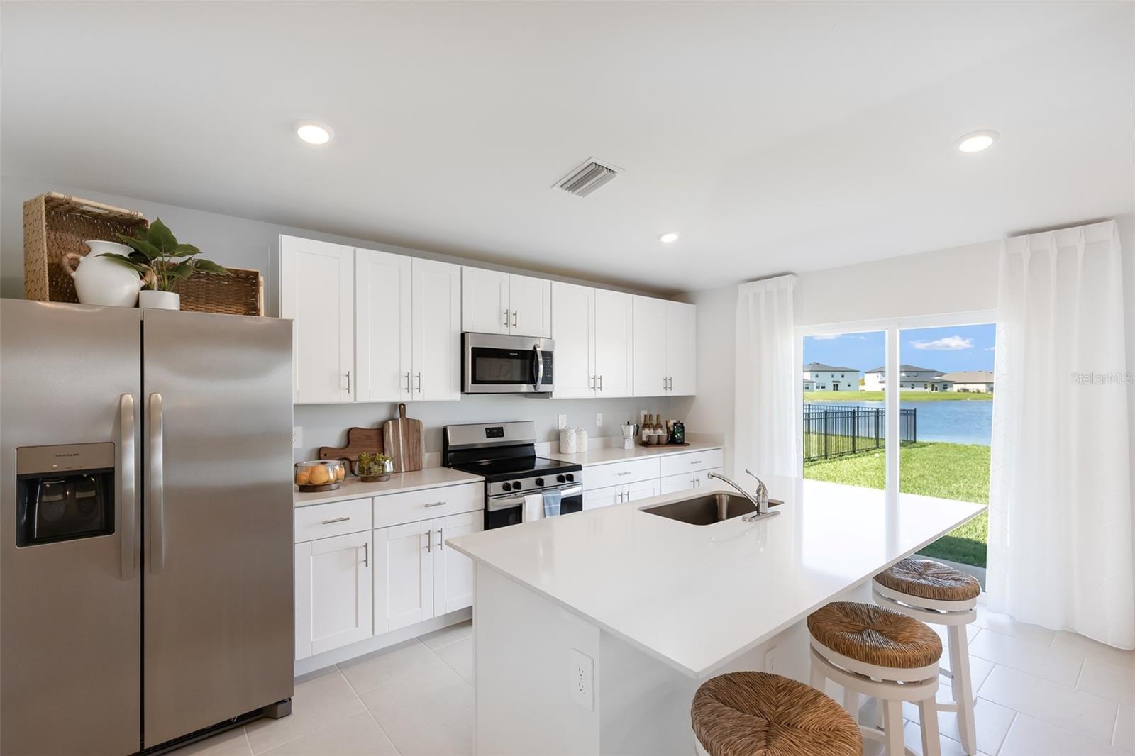 Image 4 of 30 For 11927 Brookside Avenue