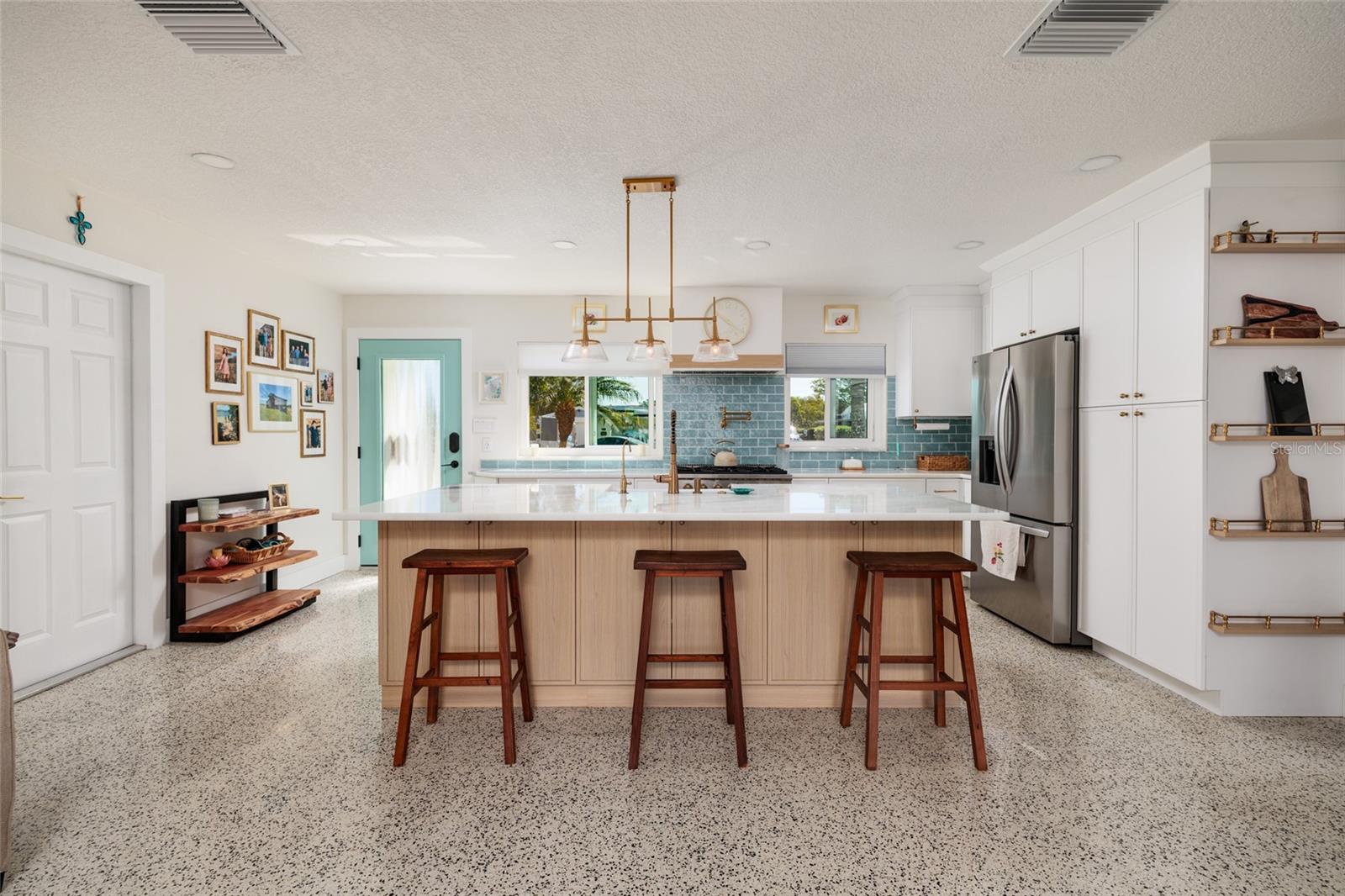 Image 6 of 32 For 9298 Sun Isle Drive Ne