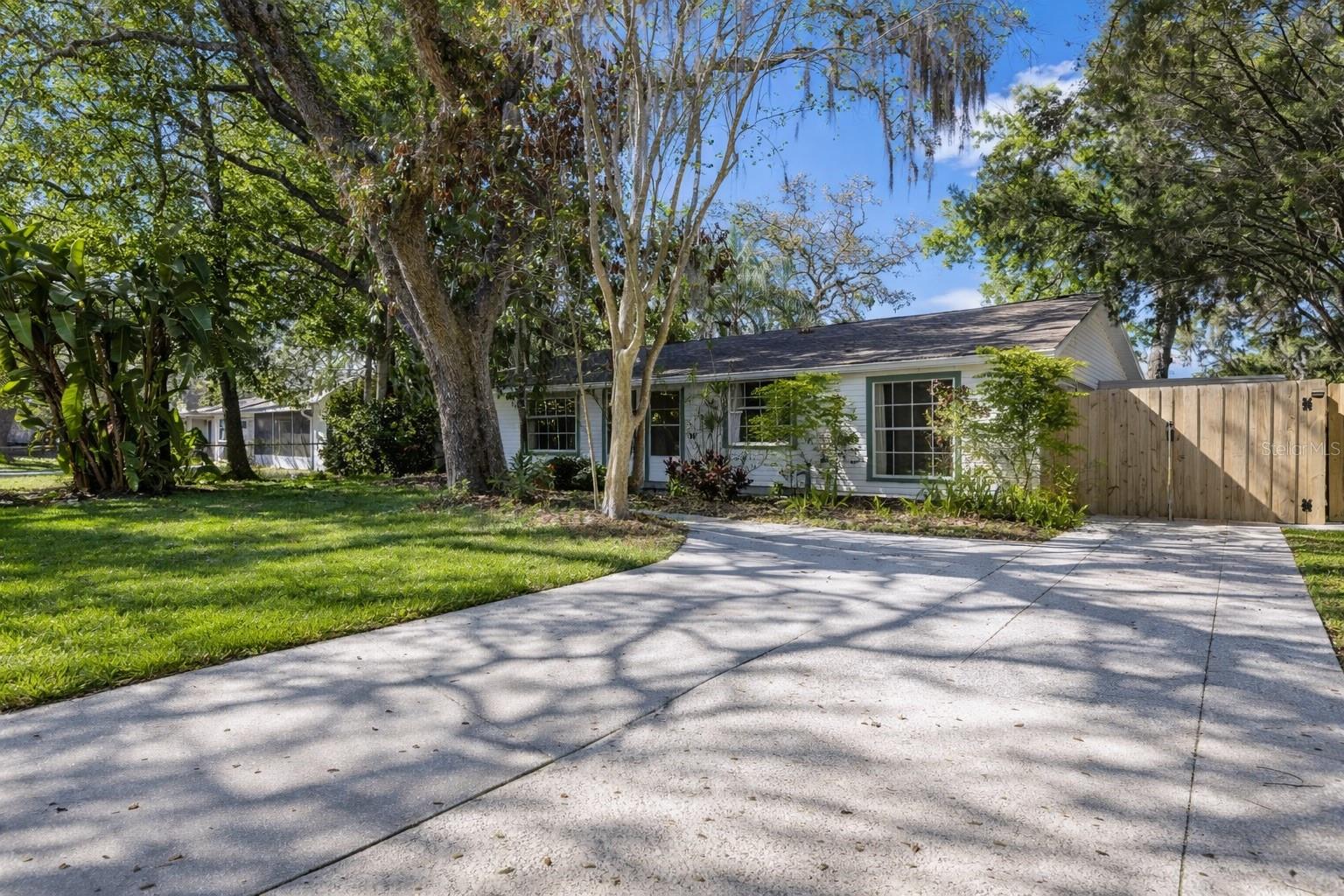 Image 5 of 50 For 815 Lowry Lane