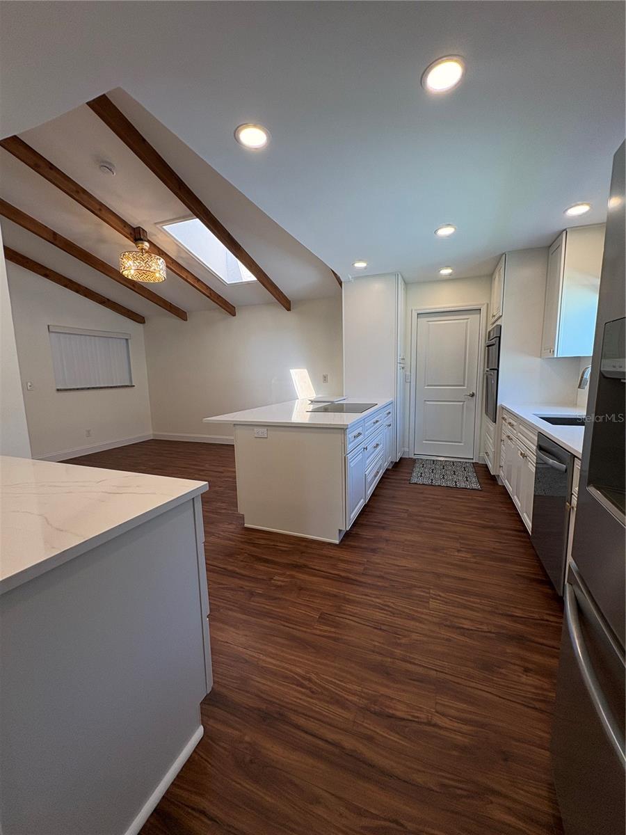 Image 8 of 21 For 8434 Boxwood Drive