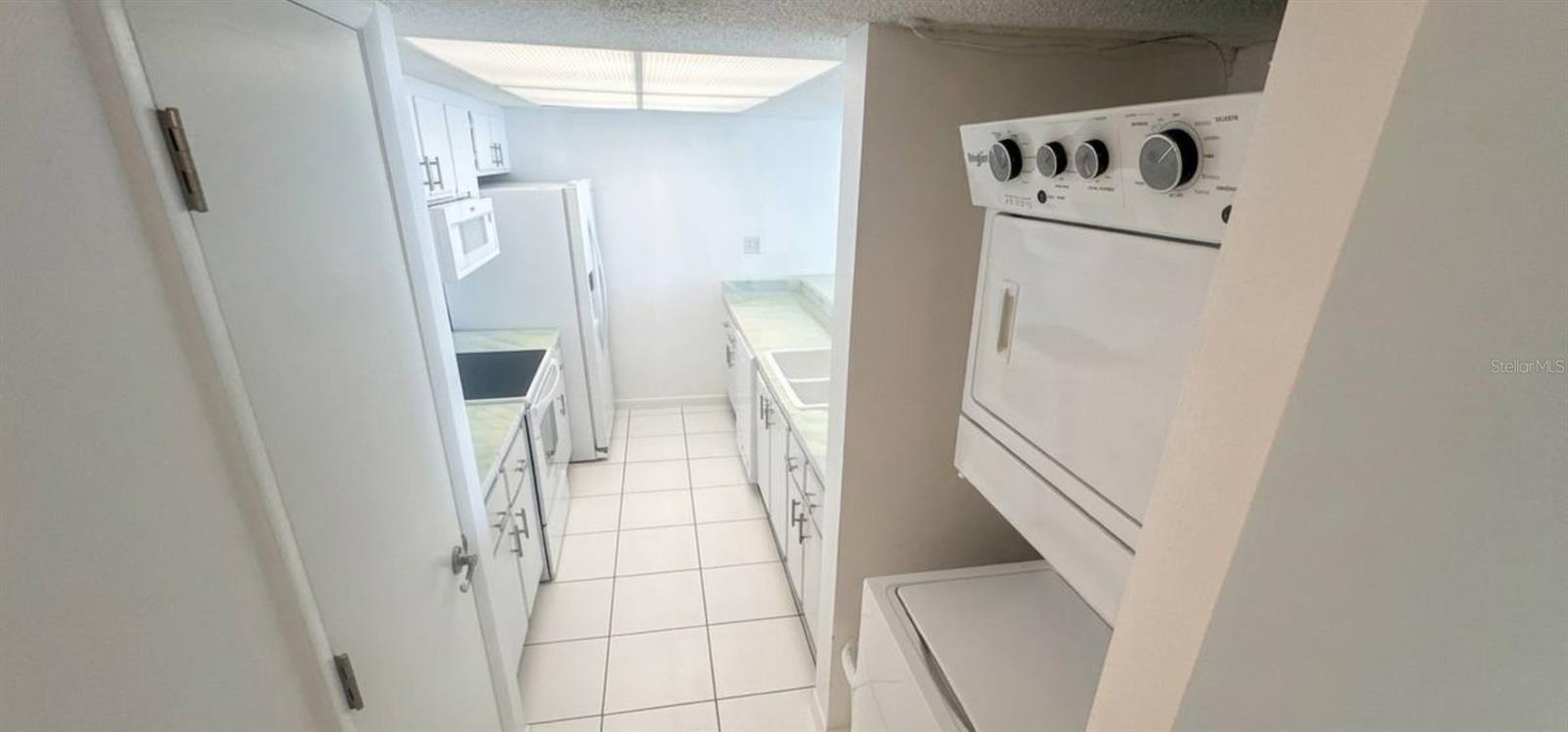 Image 15 of 31 For 450 Gulfview Boulevard 1208