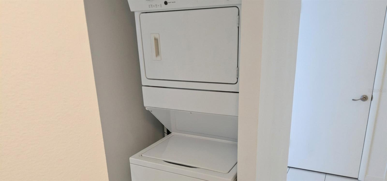 Image 16 of 31 For 450 Gulfview Boulevard 1208