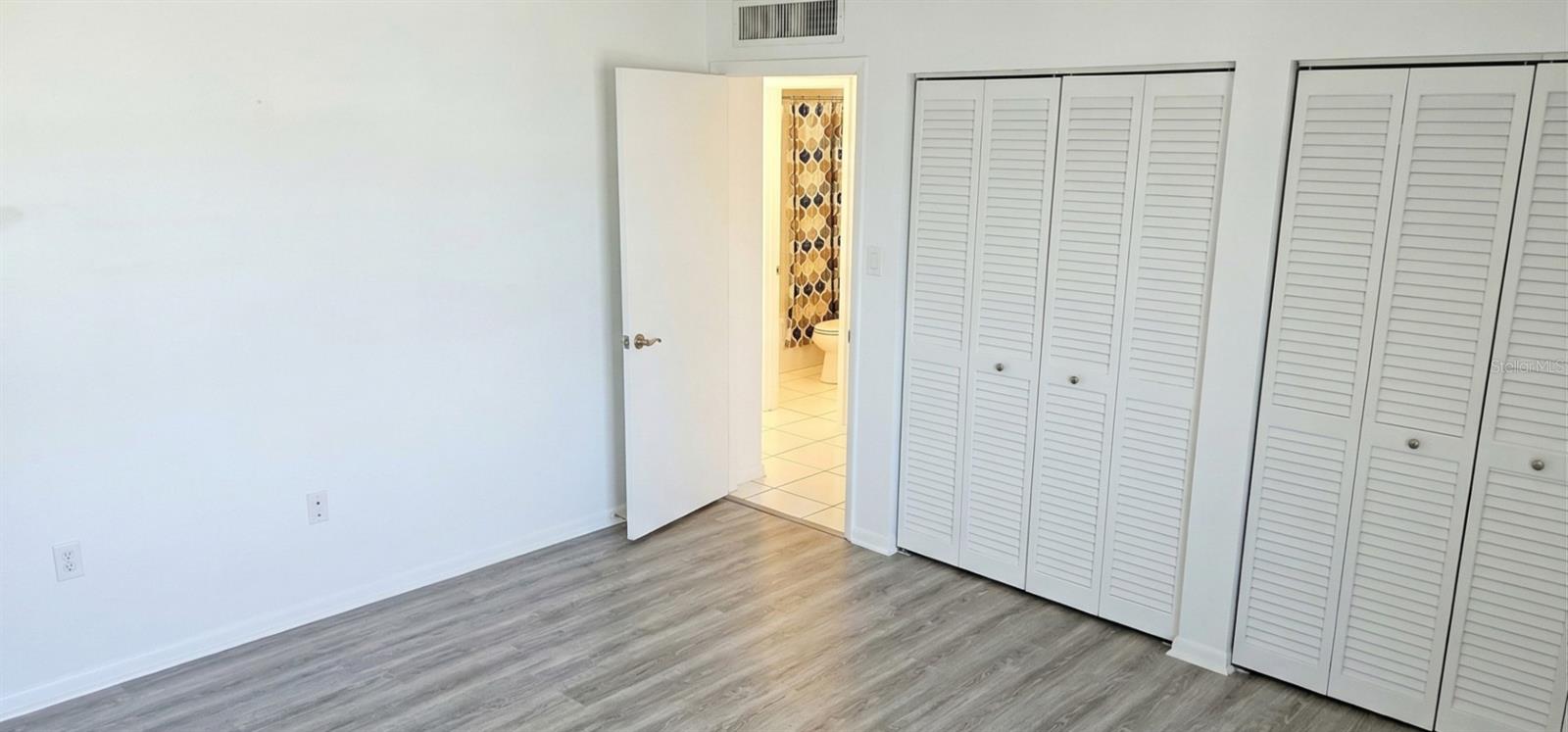 Image 20 of 31 For 450 Gulfview Boulevard 1208