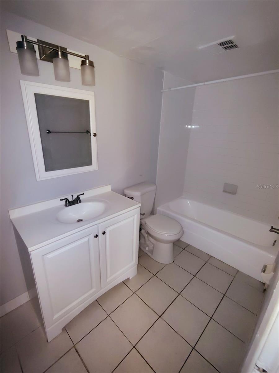 Image 7 of 8 For 101 Fernwood Avenue 1