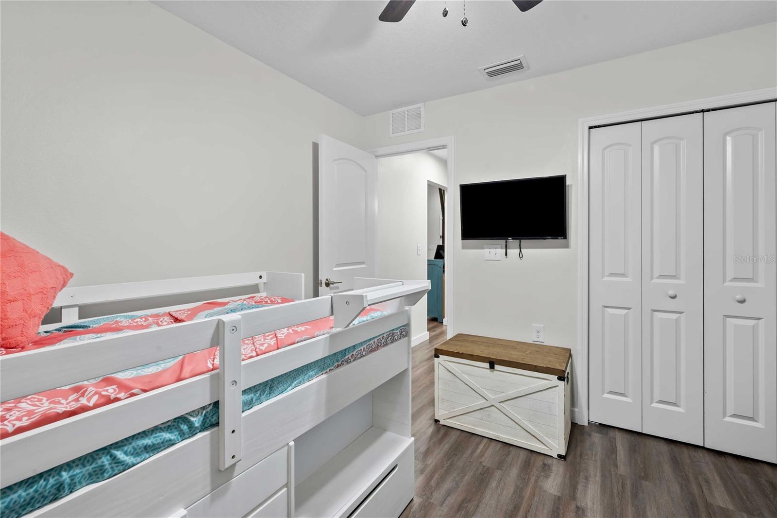 Image 20 of 34 For 12202 Meadow Lane