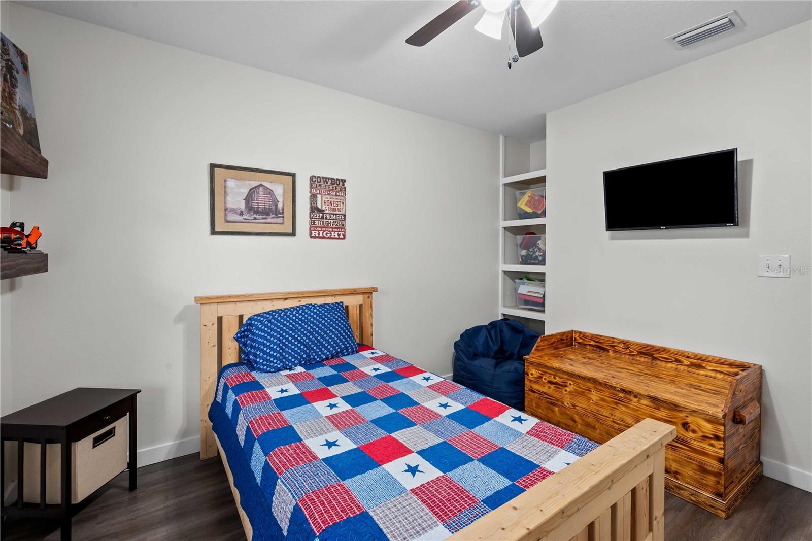 Image 22 of 34 For 12202 Meadow Lane