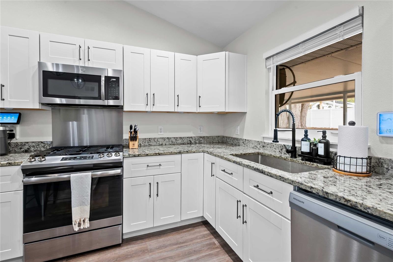 Image 3 of 34 For 12202 Meadow Lane