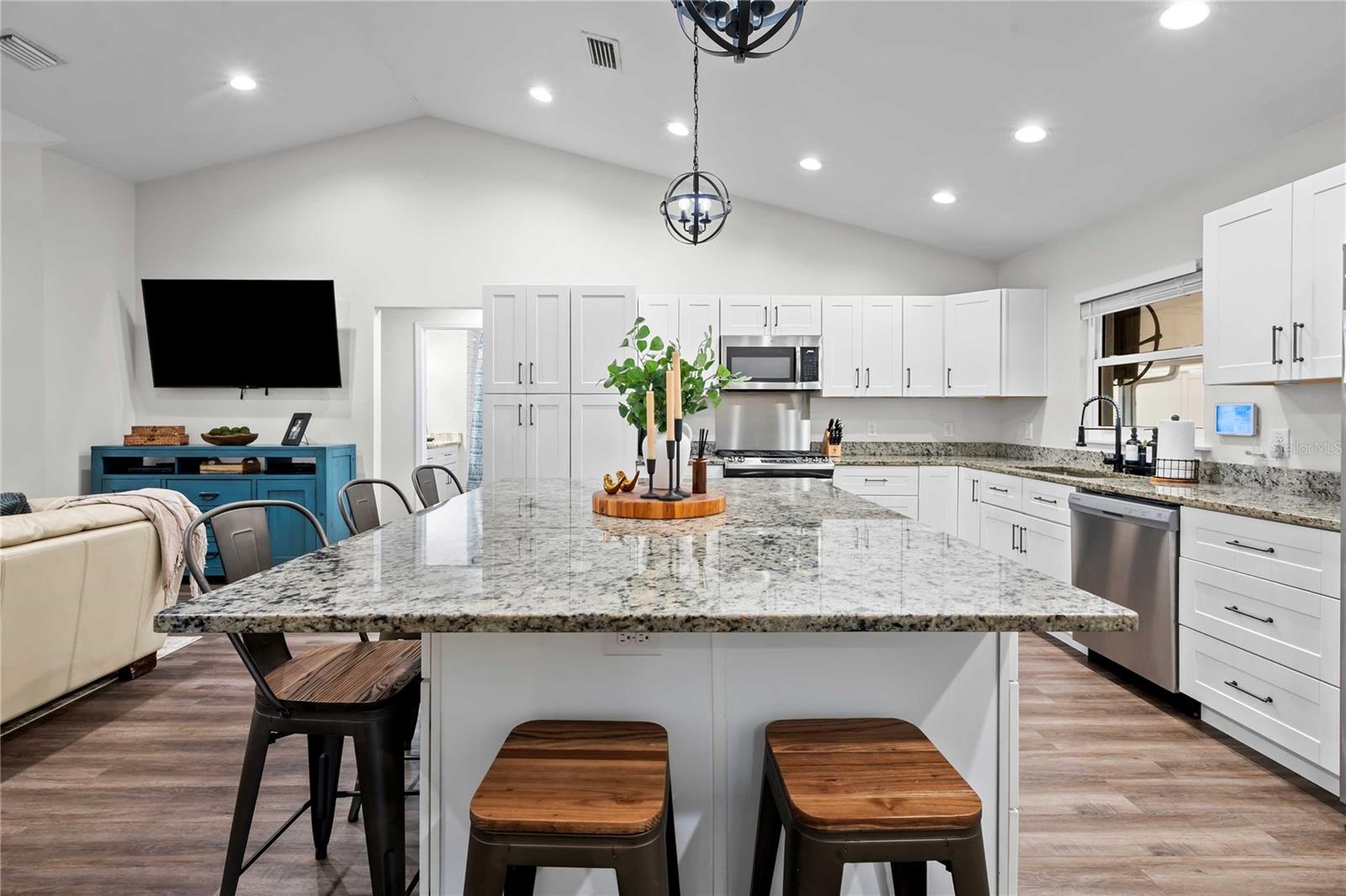 Image 6 of 34 For 12202 Meadow Lane