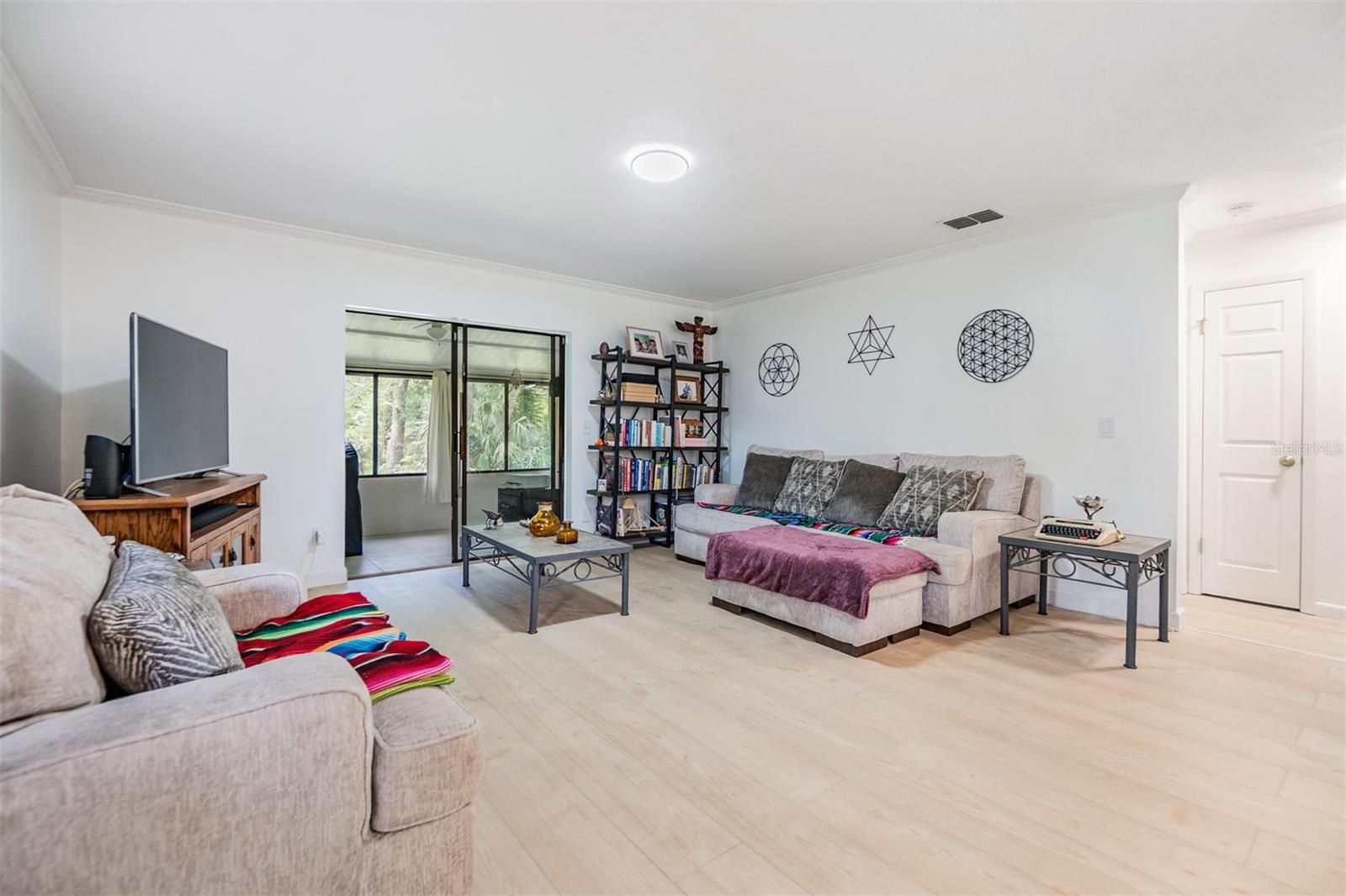 Image 6 of 37 For 1400 Tarpon Woods Boulevard E4